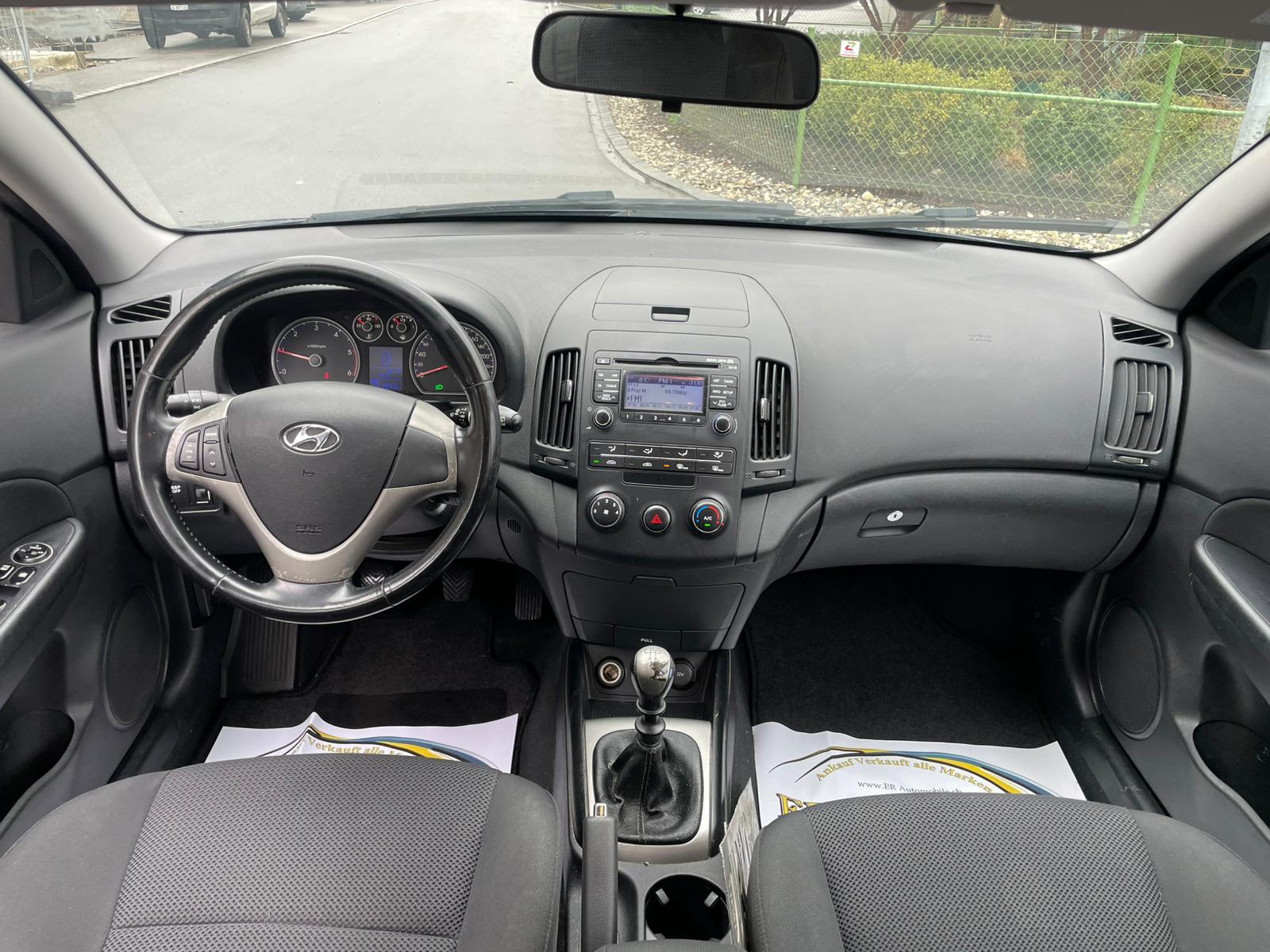HYUNDAI i30 Wagon 1.6 CRDi Style-image-7