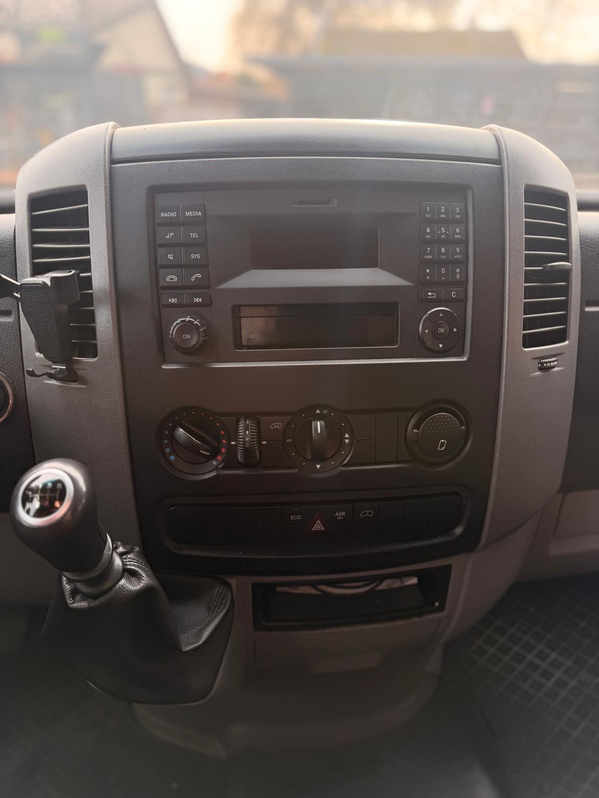MERCEDES-BENZ Sprinter-image-5
