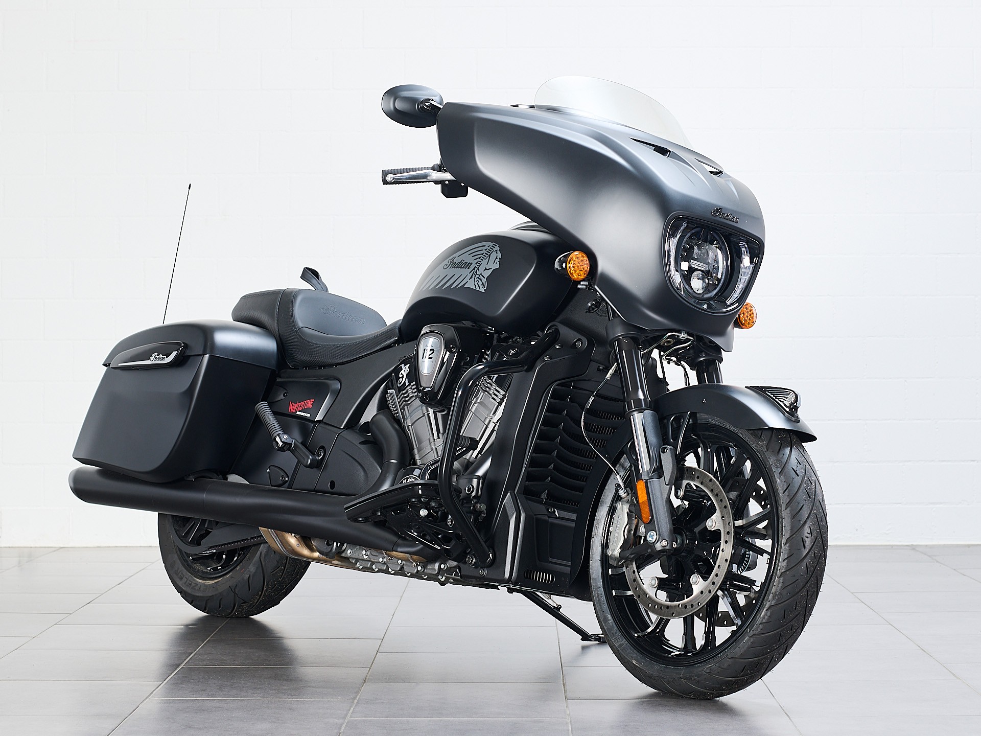 INDIAN Chieftain Power Plus Dark Horse-showroom-element-1