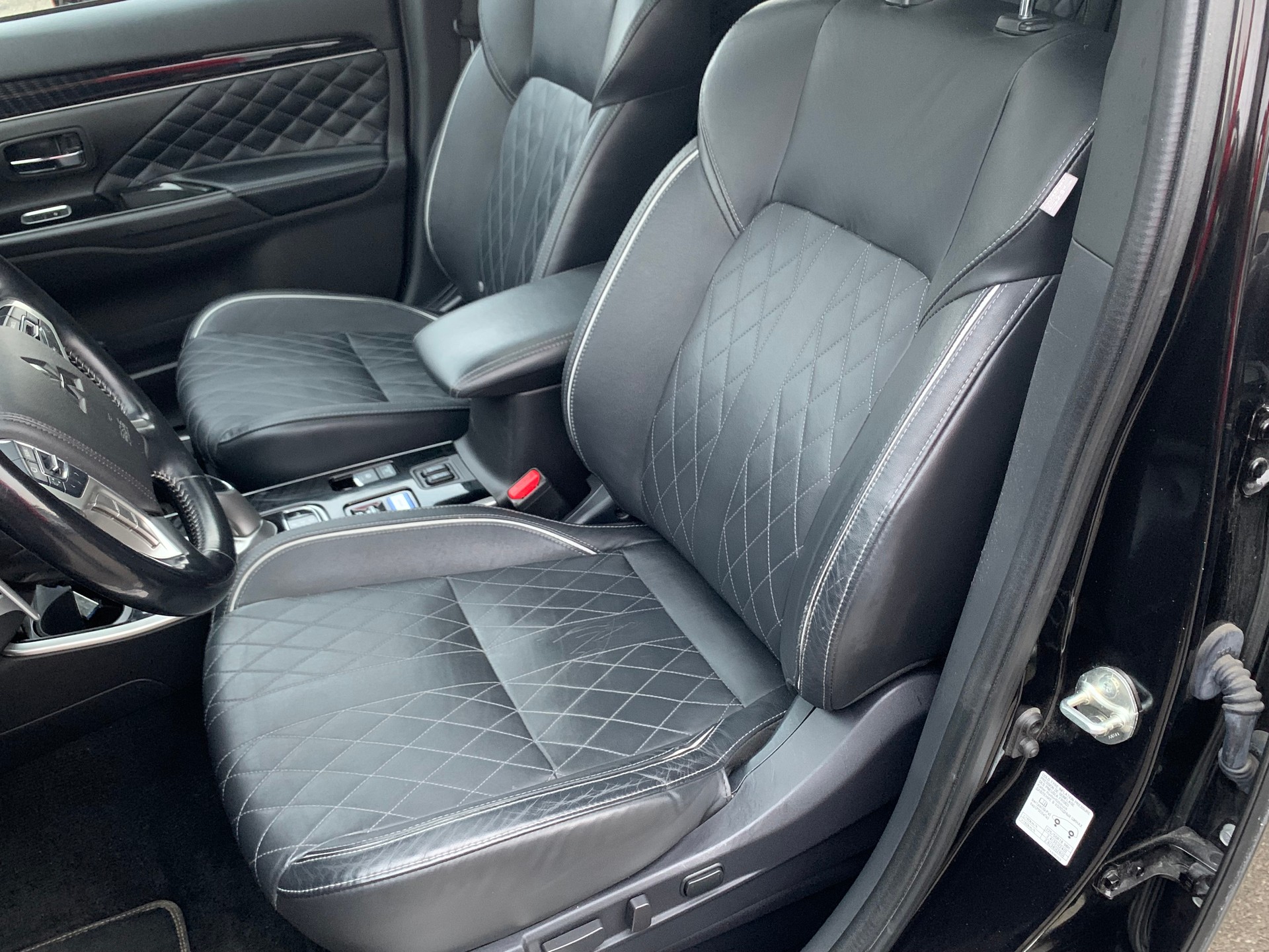 MITSUBISHI Outlander 2.4 PHEV Diamond+ S-Edition 4WD Automatic-image-25