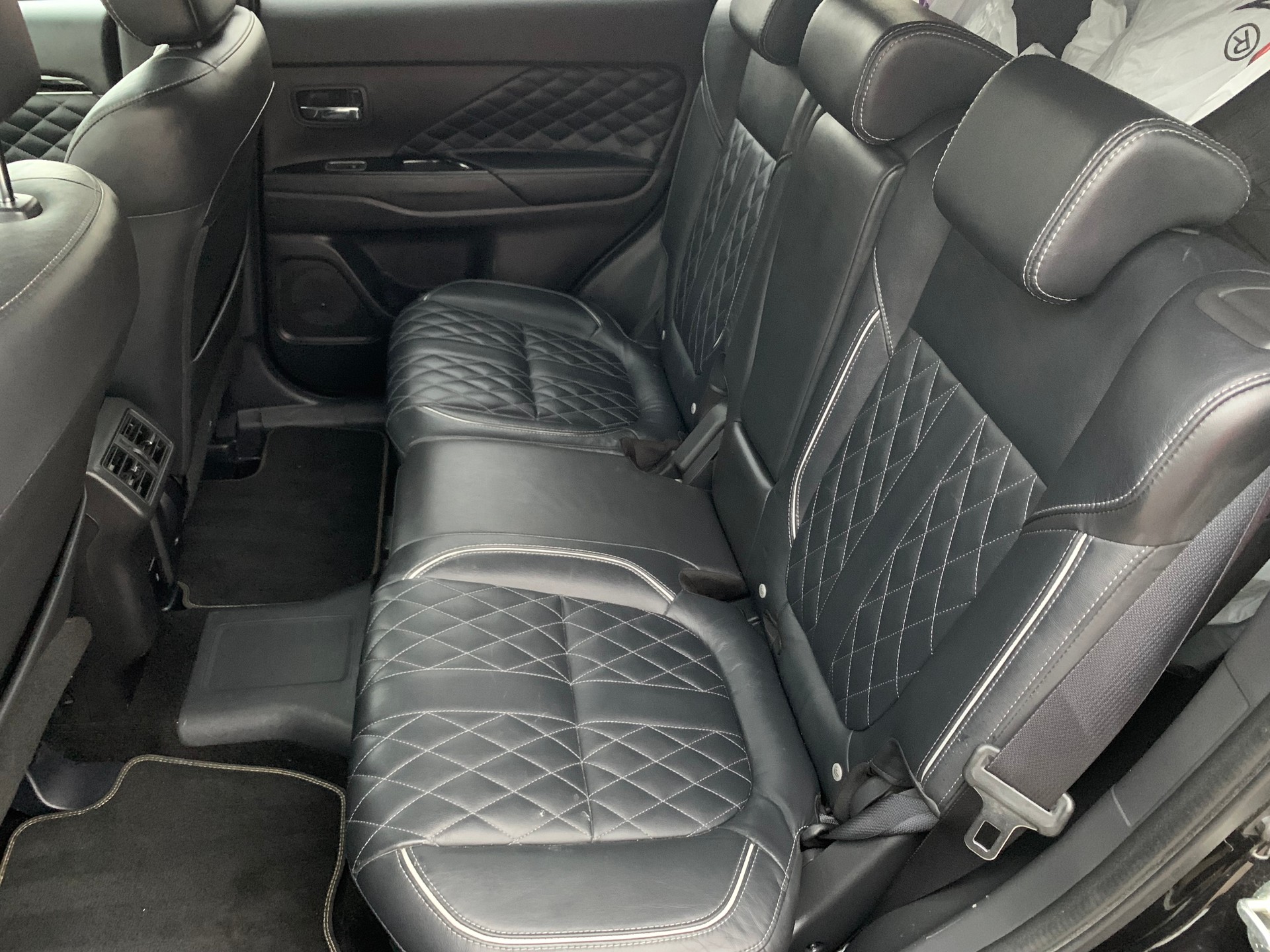 MITSUBISHI Outlander 2.4 PHEV Diamond+ S-Edition 4WD Automatic-image-26
