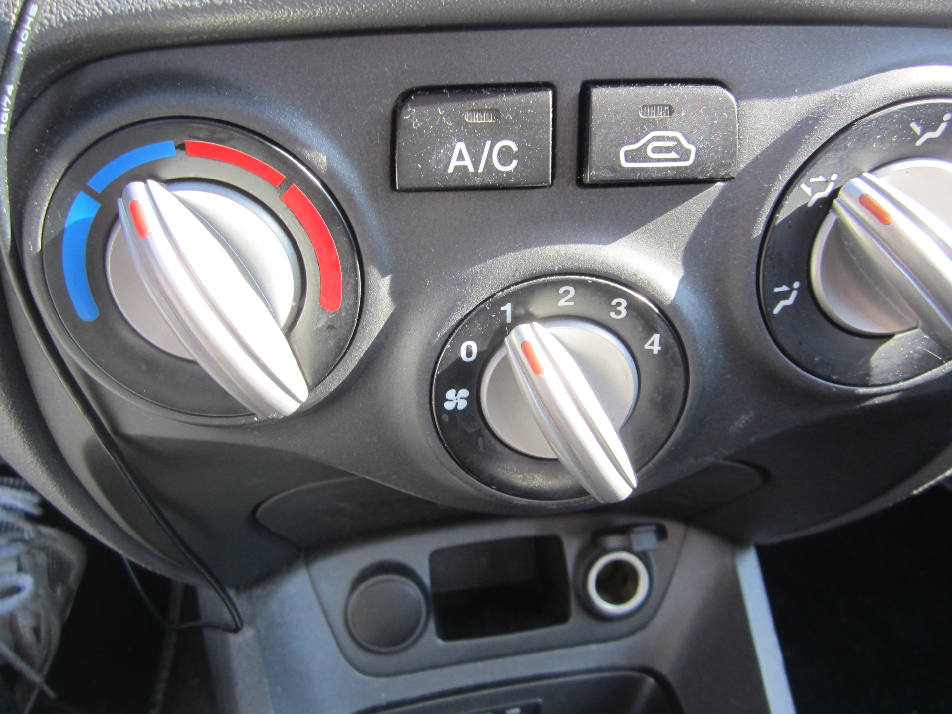 KIA Rio 1.4 16V Trend-image-2