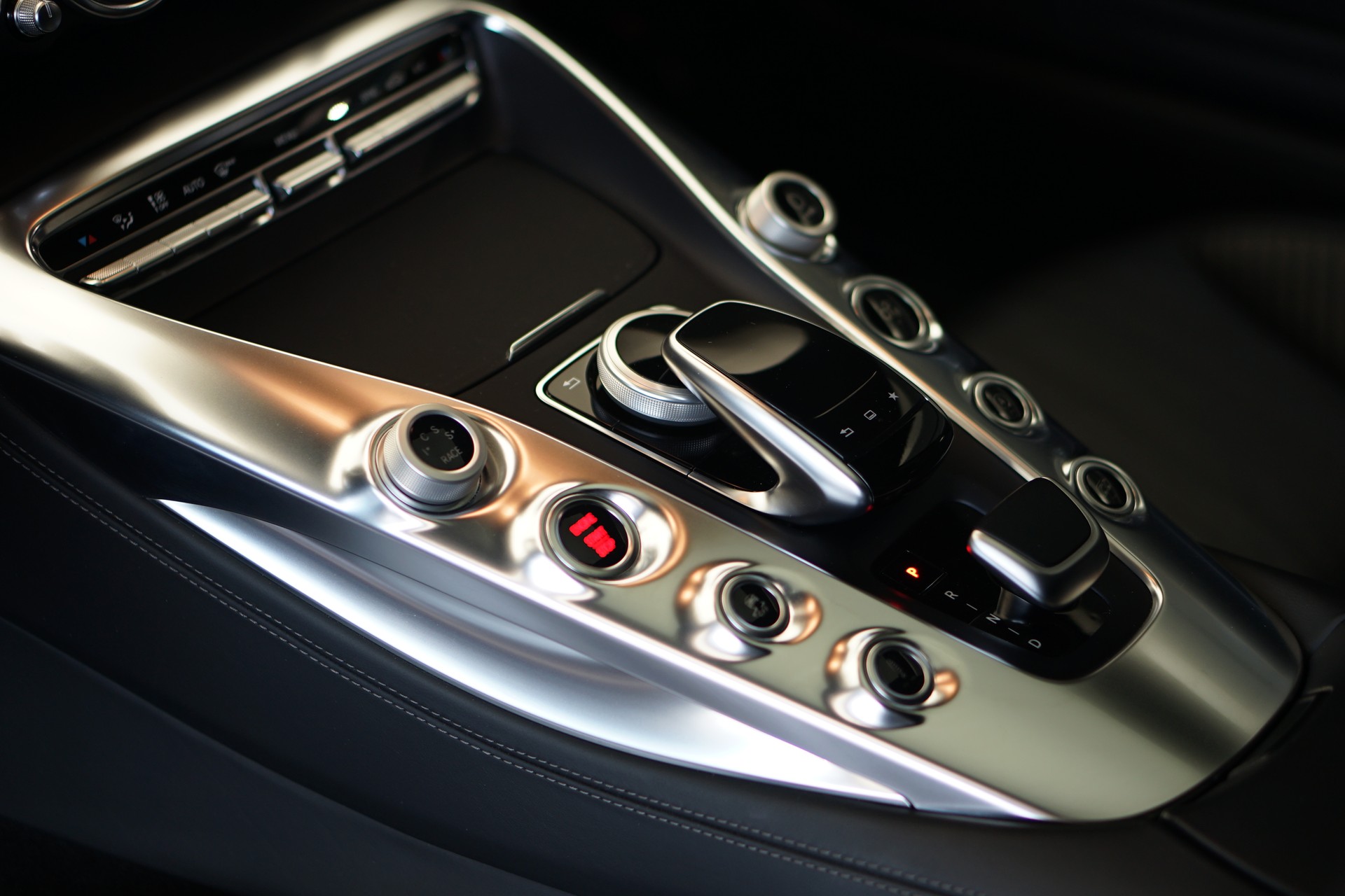 MERCEDES-BENZ AMG GT S Speedshift DCT *CH-Fahrzeug*-image-25