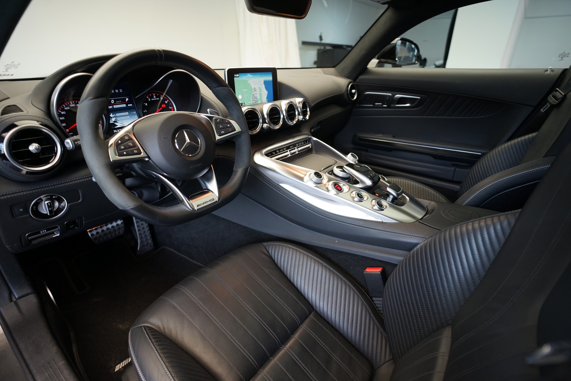 MERCEDES-BENZ AMG GT S Speedshift DCT *CH-Fahrzeug*-image-13
