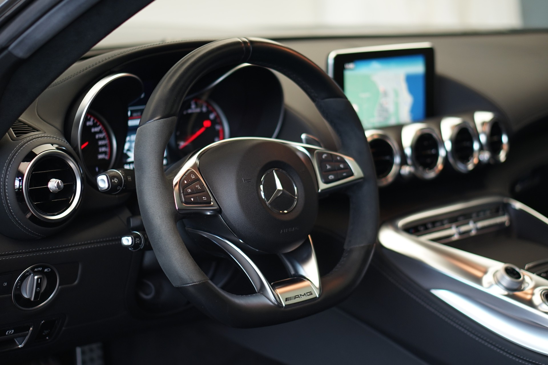 MERCEDES-BENZ AMG GT S Speedshift DCT *CH-Fahrzeug*-image-24
