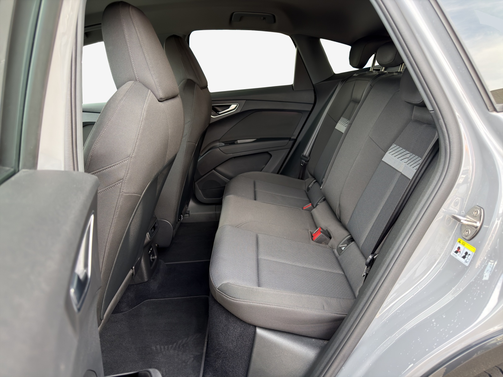 AUDI Q4 Sportback e-tron 40-image-12