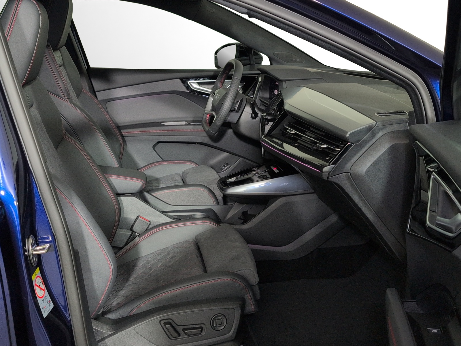 AUDI Q4 e-tron 45 Edition Swiss Ski quattro-image-6