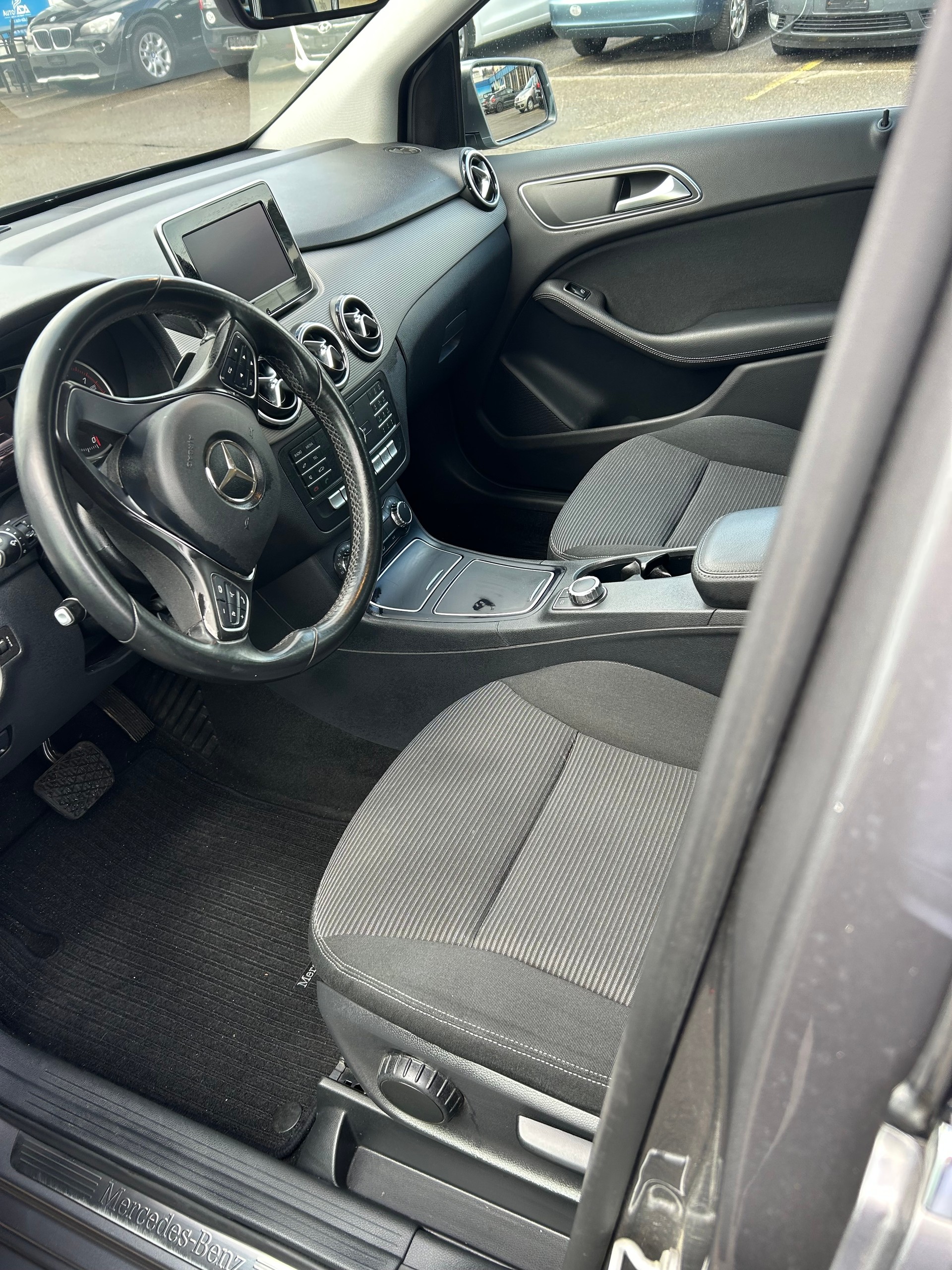 MERCEDES-BENZ B 180 Urban 7G-DCT-image-1