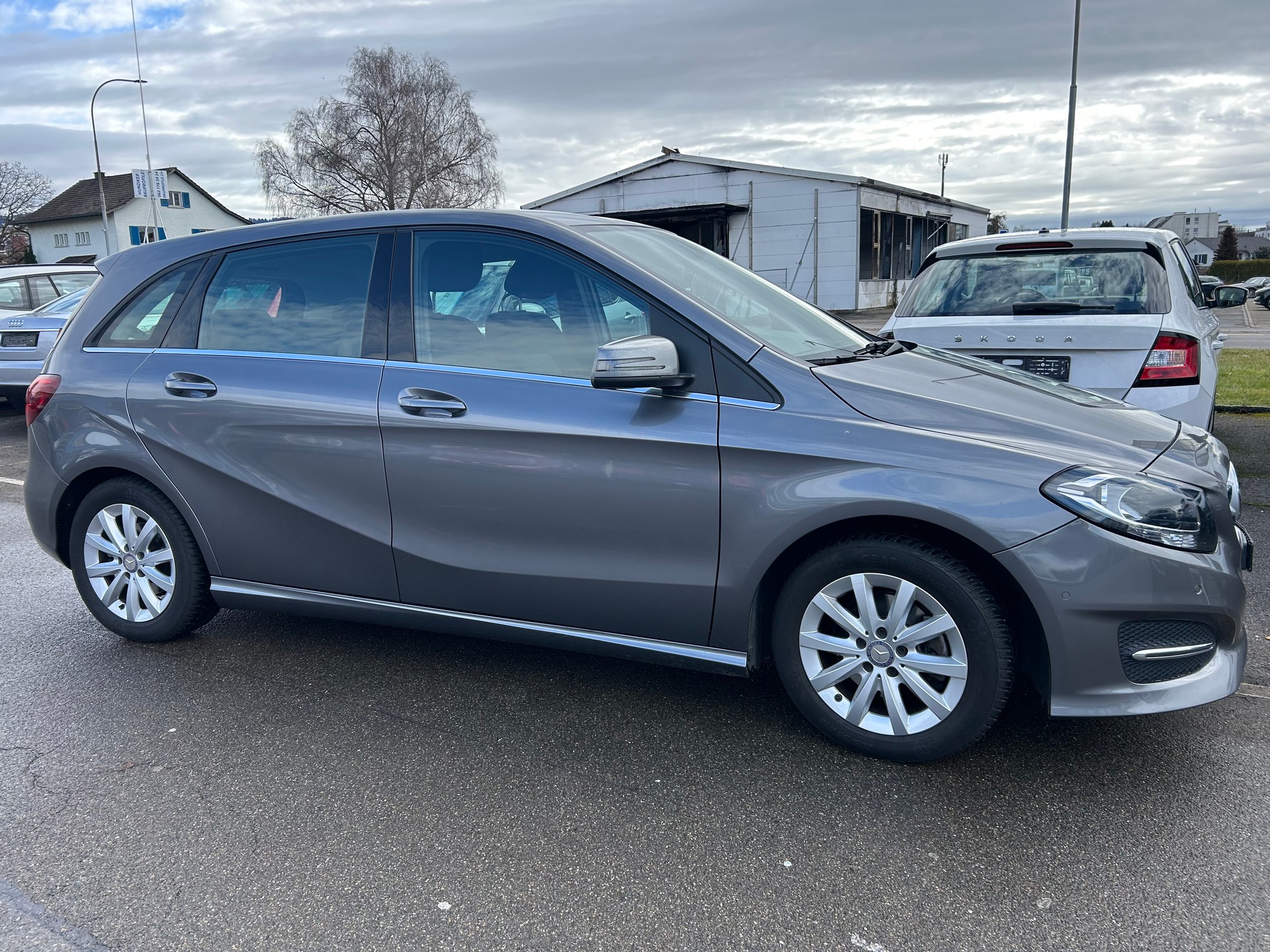 MERCEDES-BENZ B 180 Urban 7G-DCT-image-5