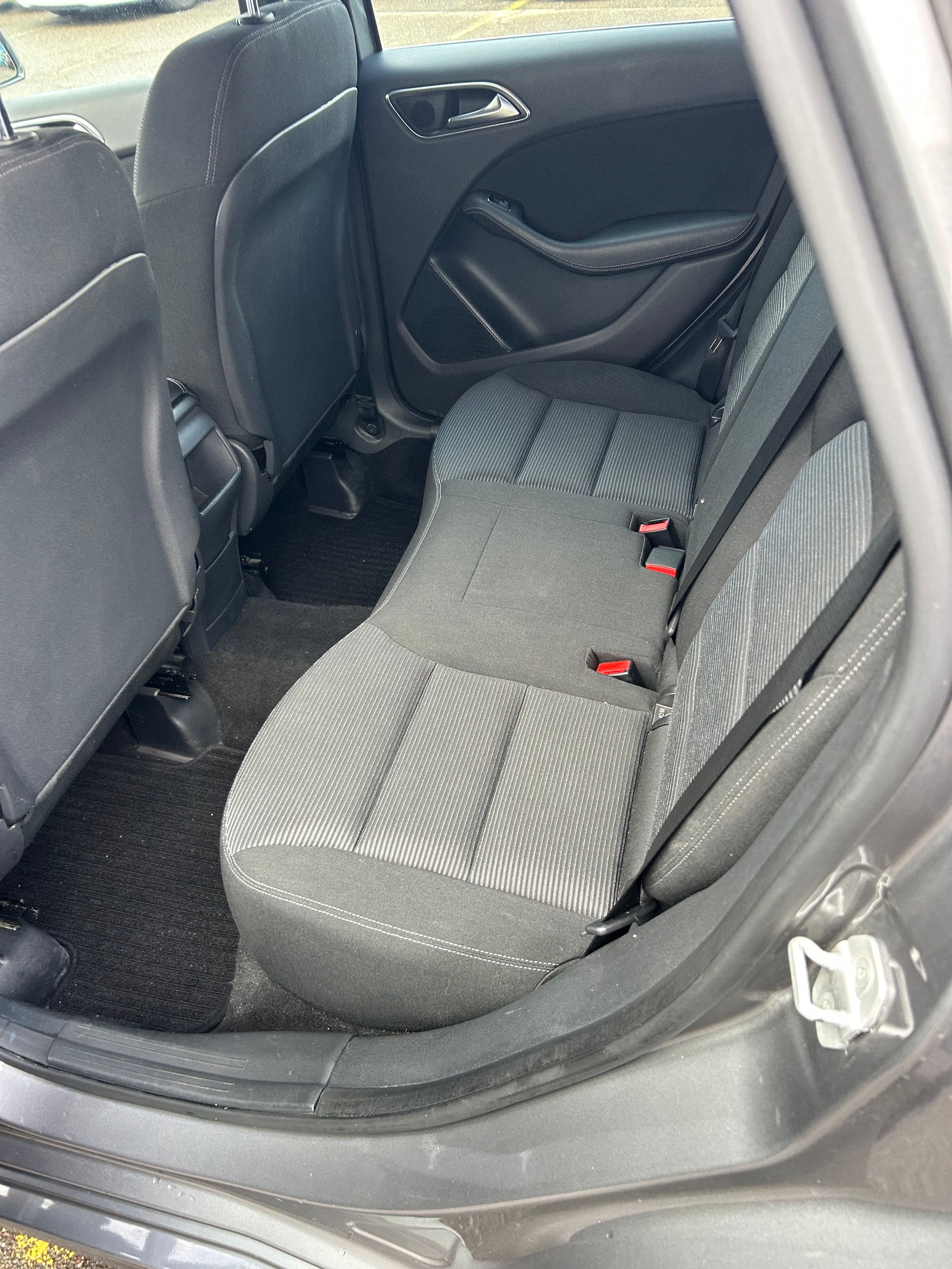 MERCEDES-BENZ B 180 Urban 7G-DCT-image-2