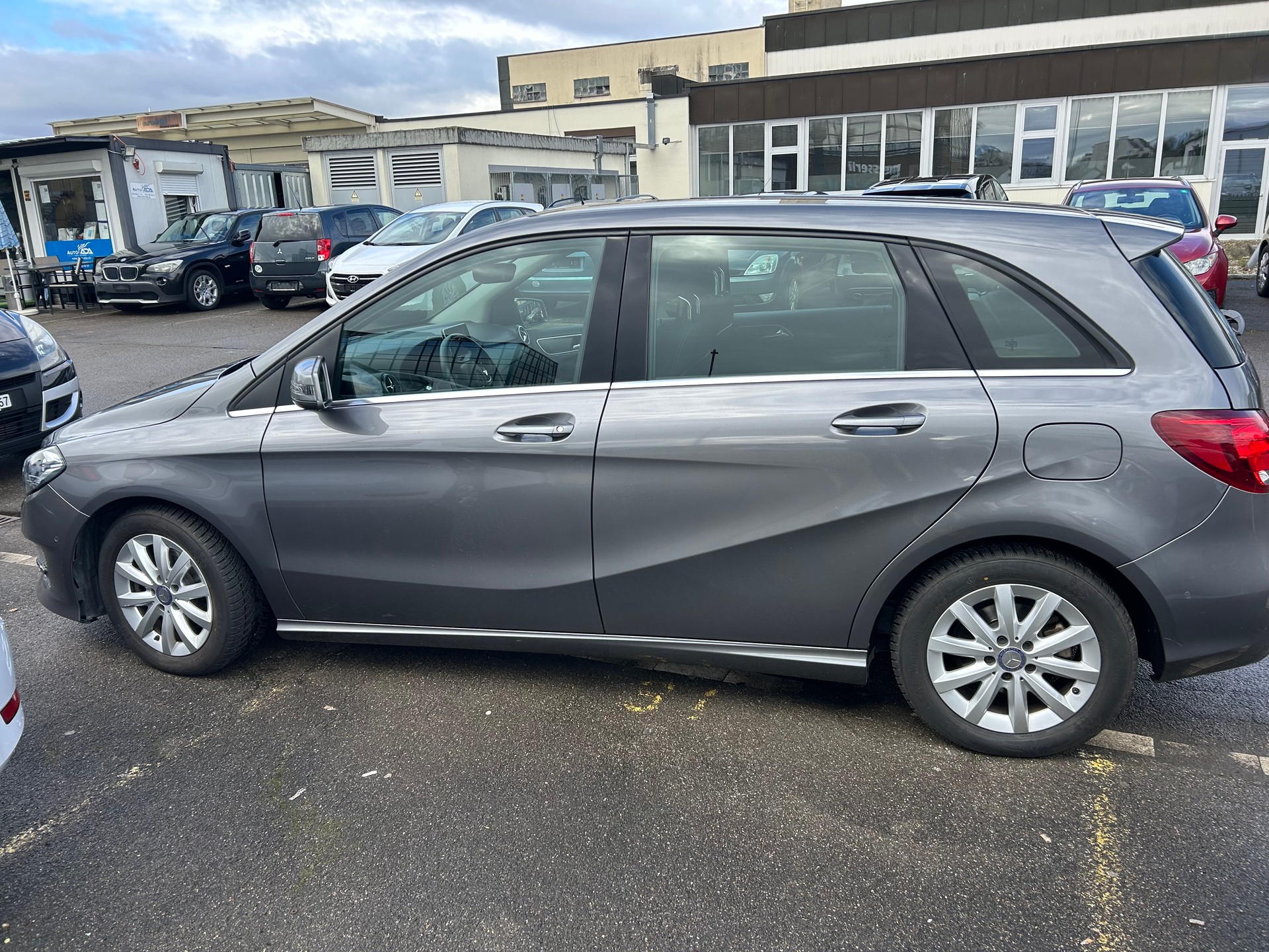 MERCEDES-BENZ B 180 Urban 7G-DCT-image-4