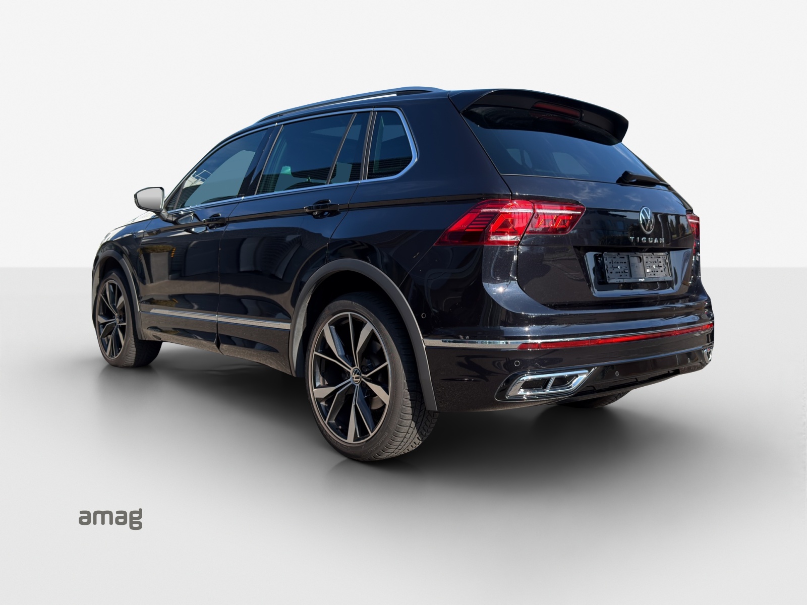 VW Tiguan 2.0TSI R-Line 4Motion DSG-image-2