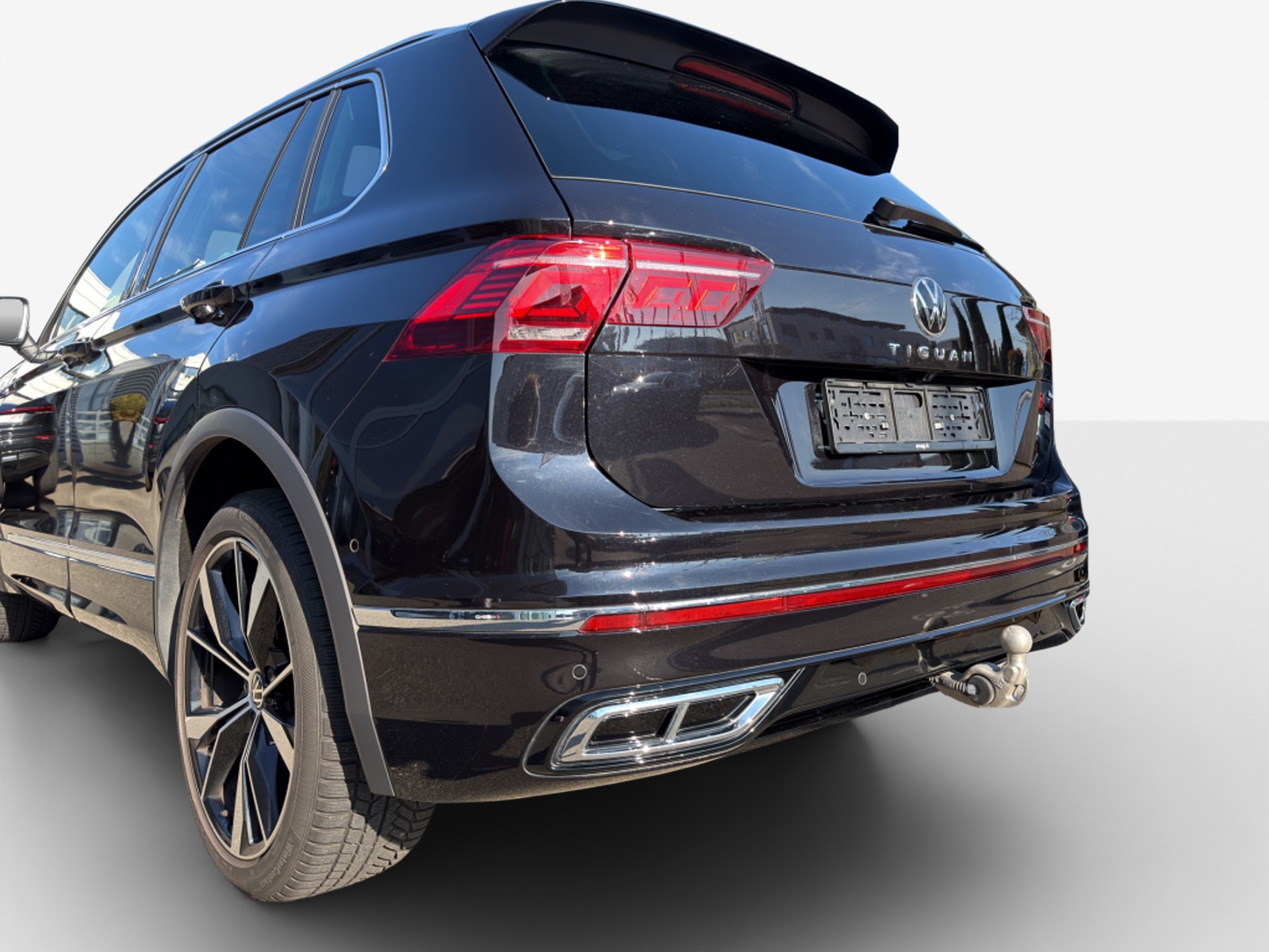 VW Tiguan 2.0TSI R-Line 4Motion DSG-image-14