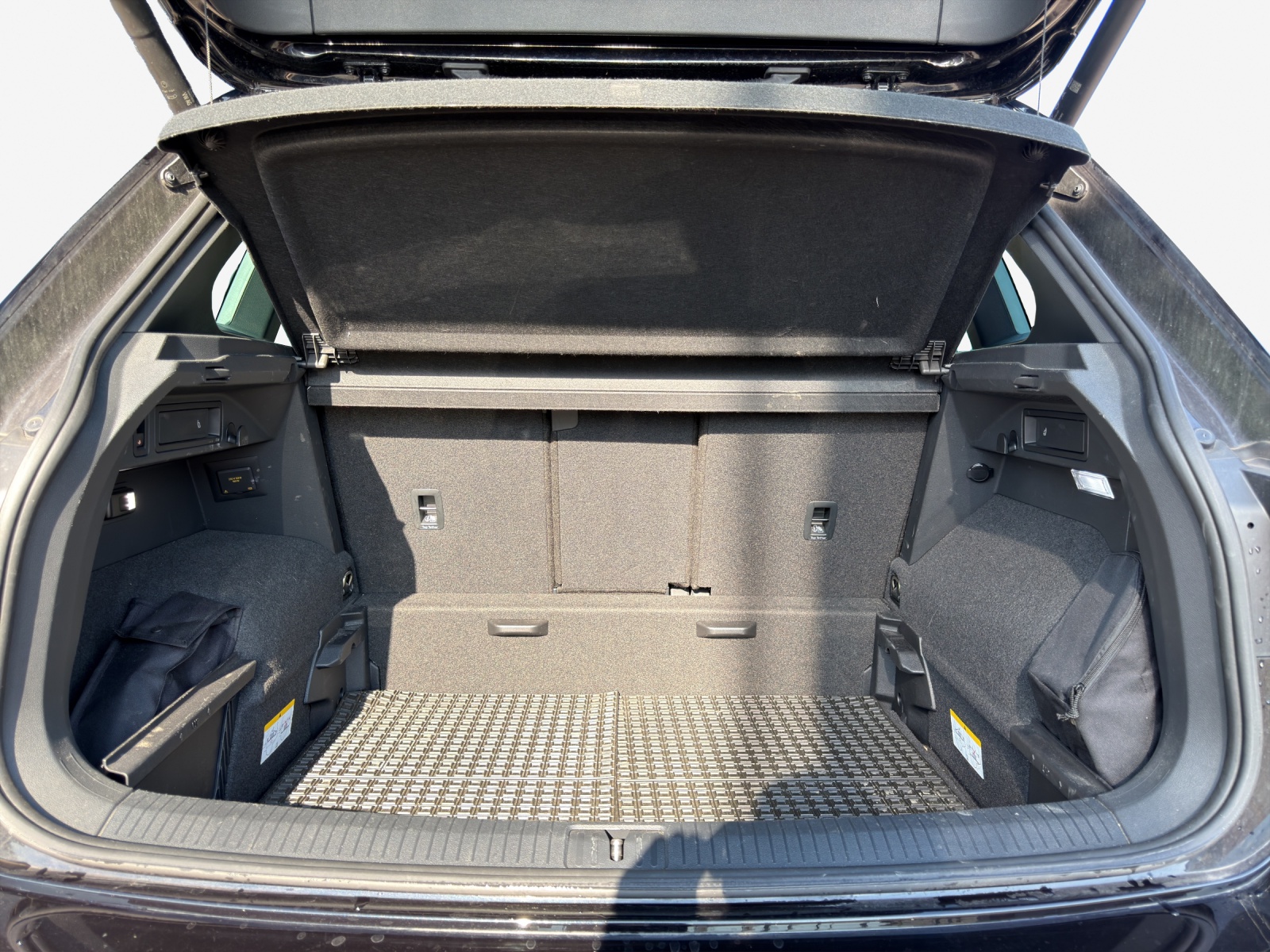 VW Tiguan 2.0TSI R-Line 4Motion DSG-image-12