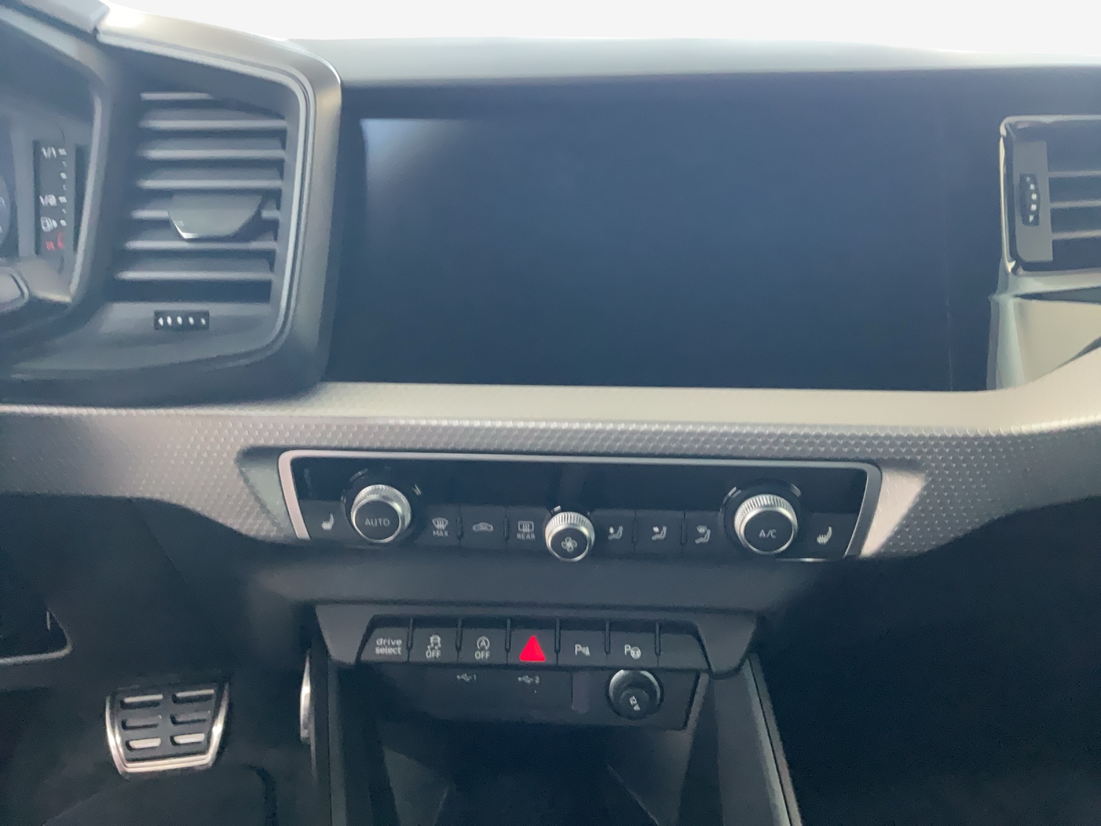 AUDI A1 Sportback 40 TFSI S Line S-tronic-image-10