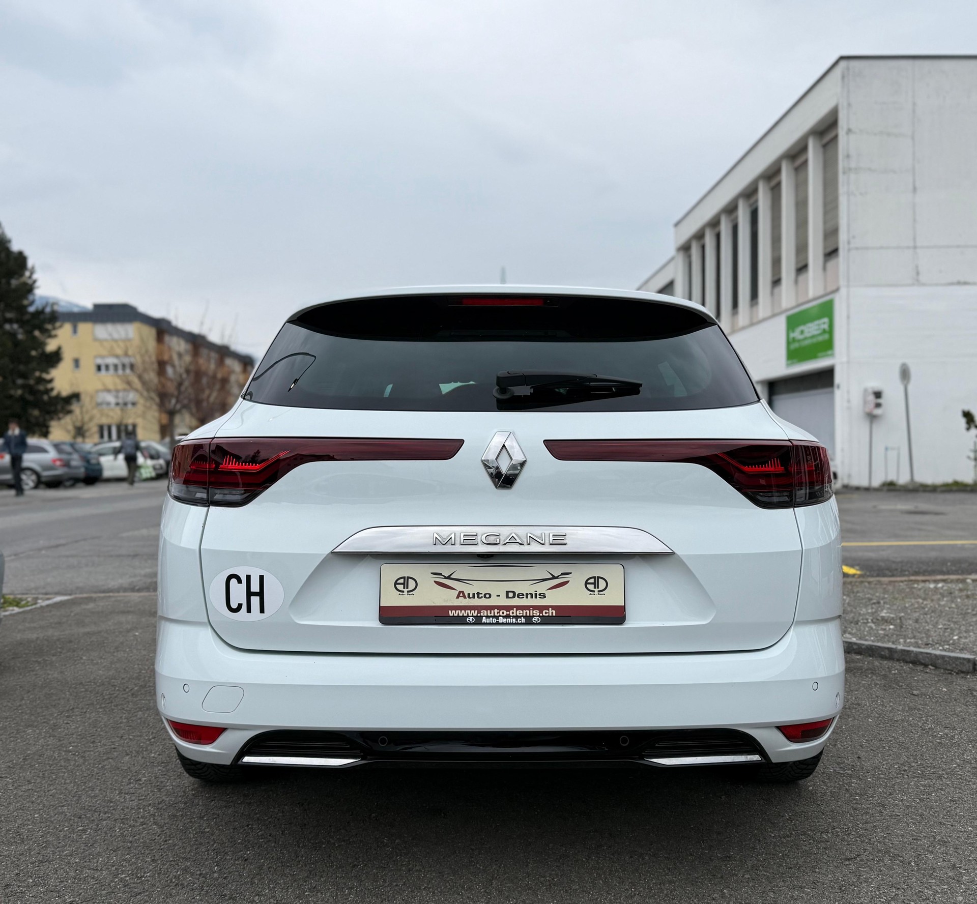 RENAULT Mégane Grandtour 1.5 Blue dCi Intens EDC-image-4