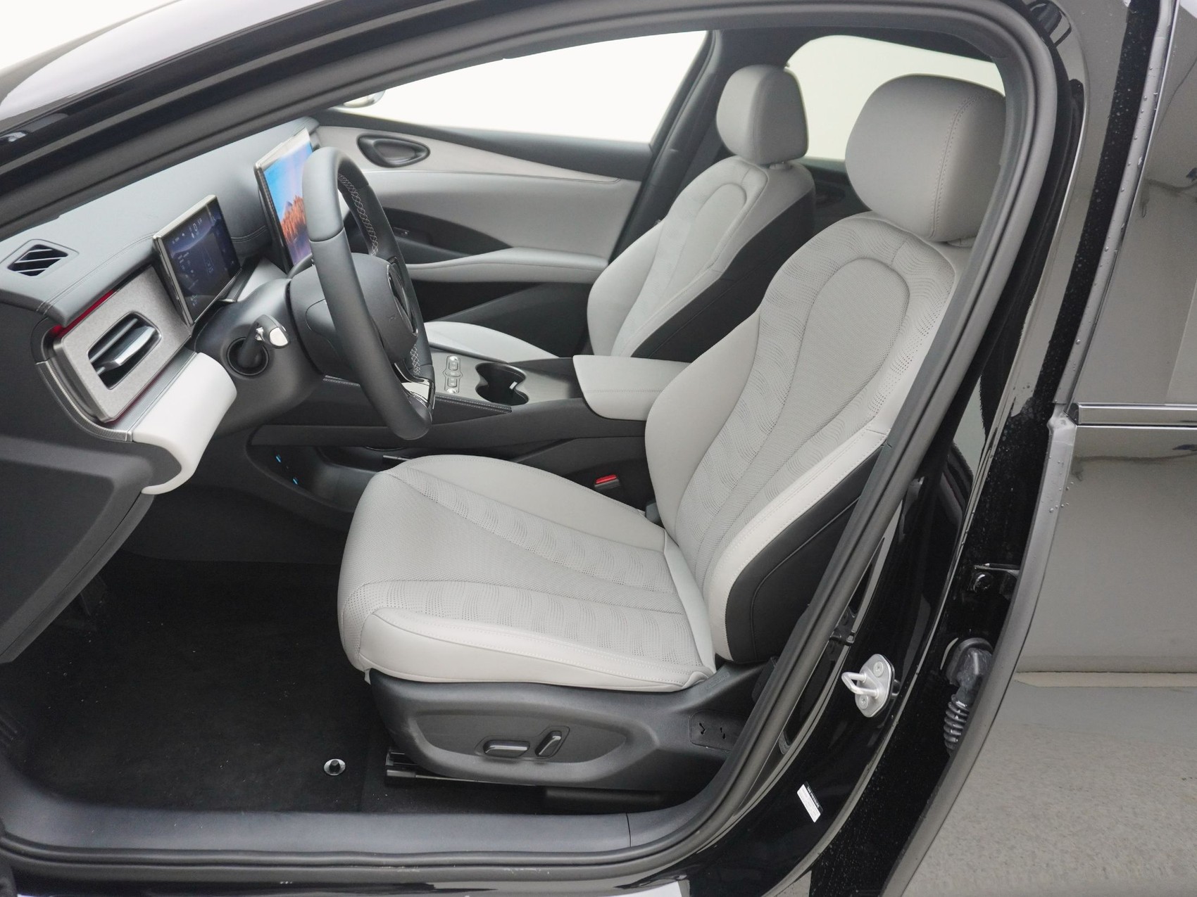 BYD Seal 6 DM-i Touring Comfort-image-11