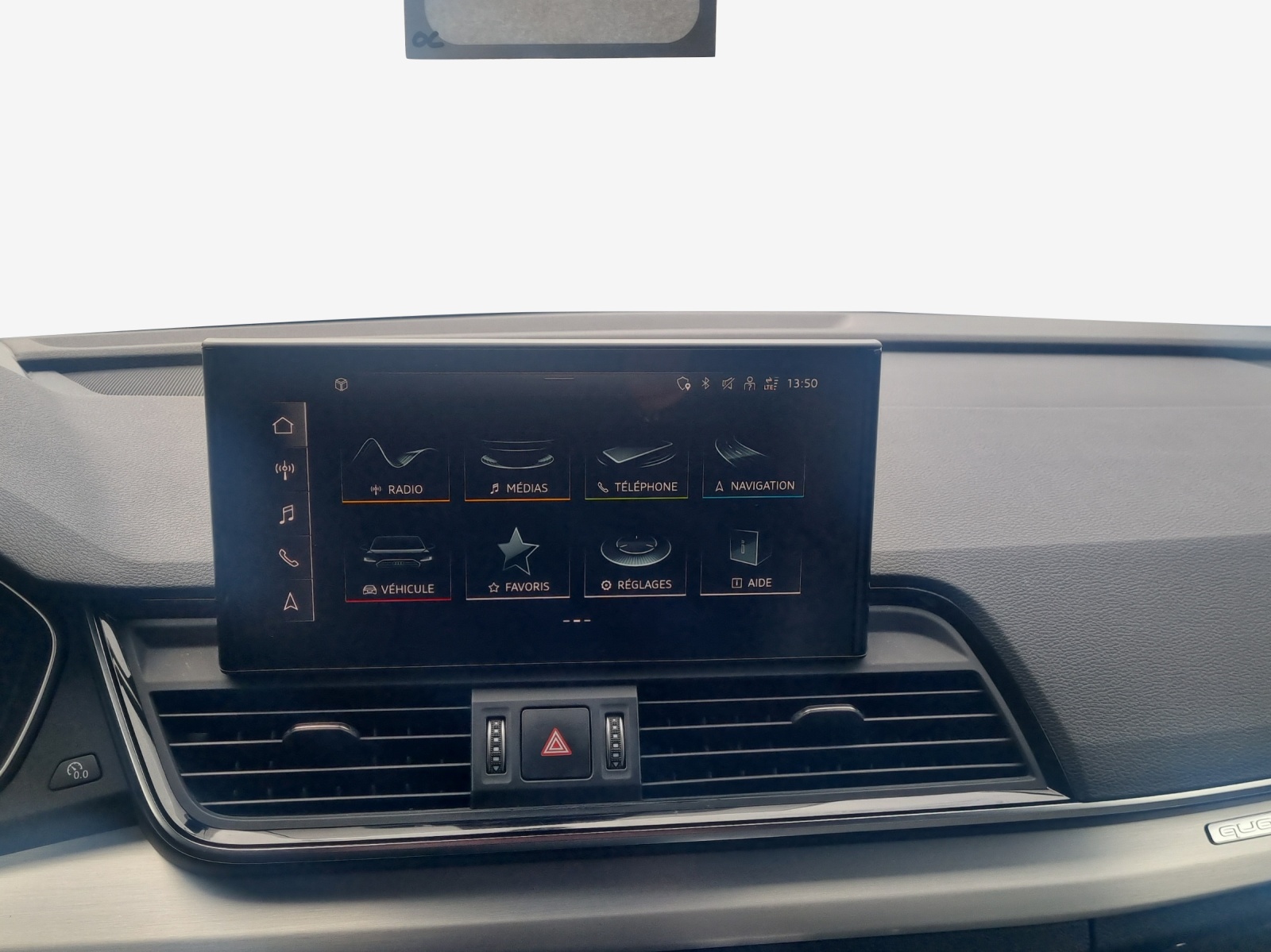 AUDI Q5 40 TDI Black Edition quattro S-tronic-image-15