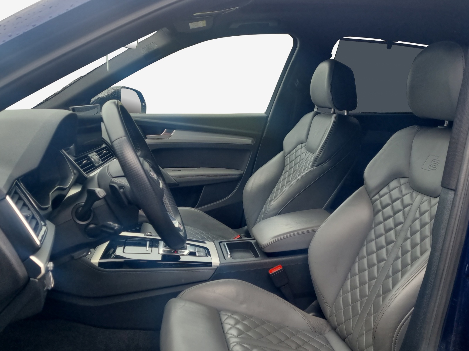 AUDI Q5 40 TDI Black Edition quattro S-tronic-image-7
