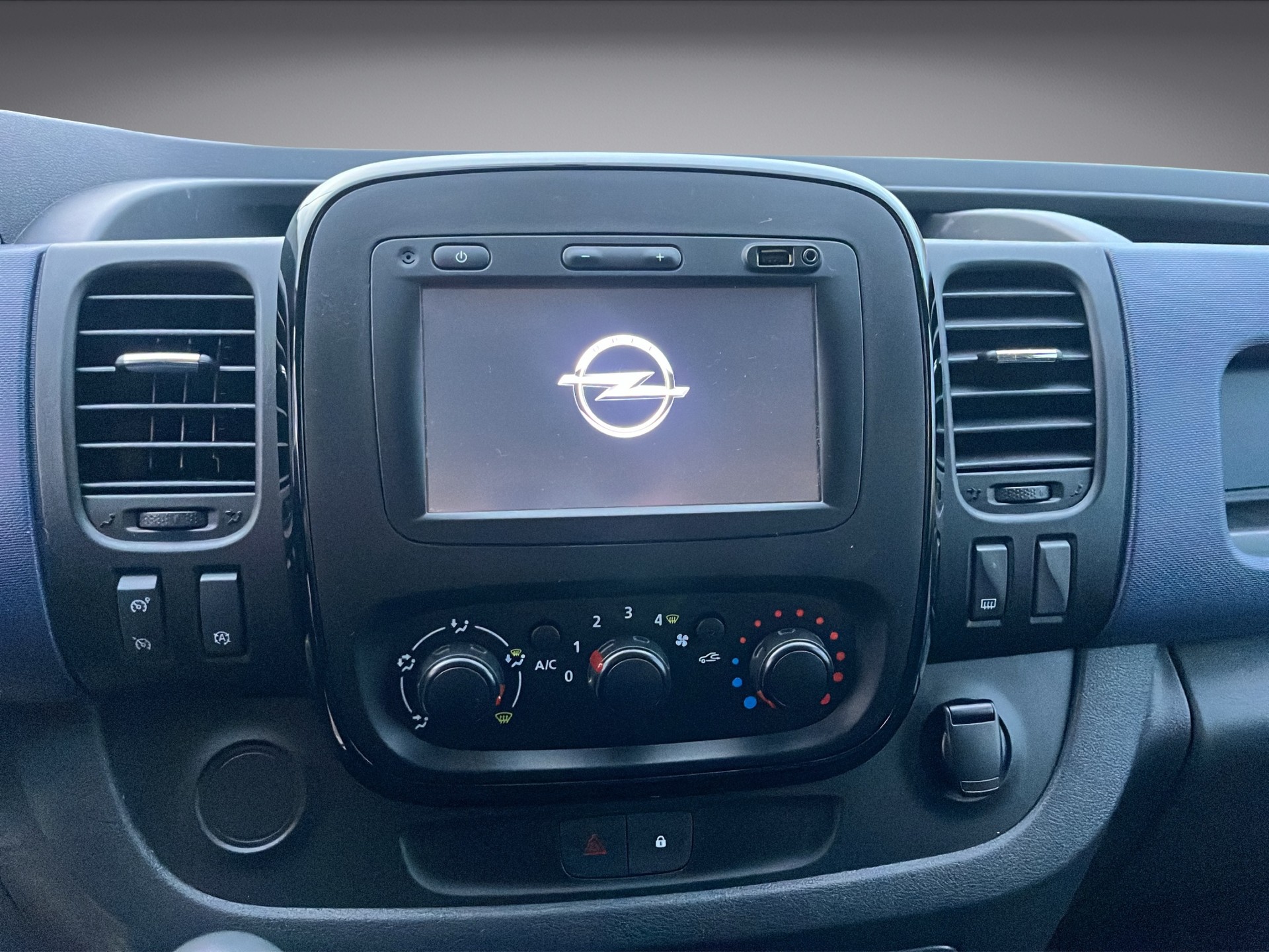 OPEL Vivaro 1.6 BiTurbo CDTI ecoFLEX 2.9t L1H1 *Sehr gepflegt, Navi, Freisprech, 12 Mt.Garantie*-image-10