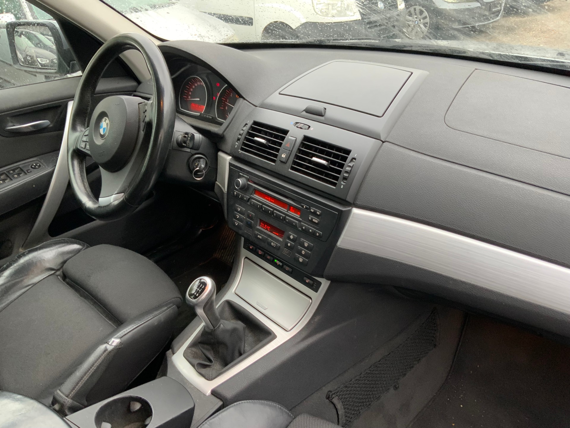 BMW X3 xDrive 25i (2.5si)-image-8