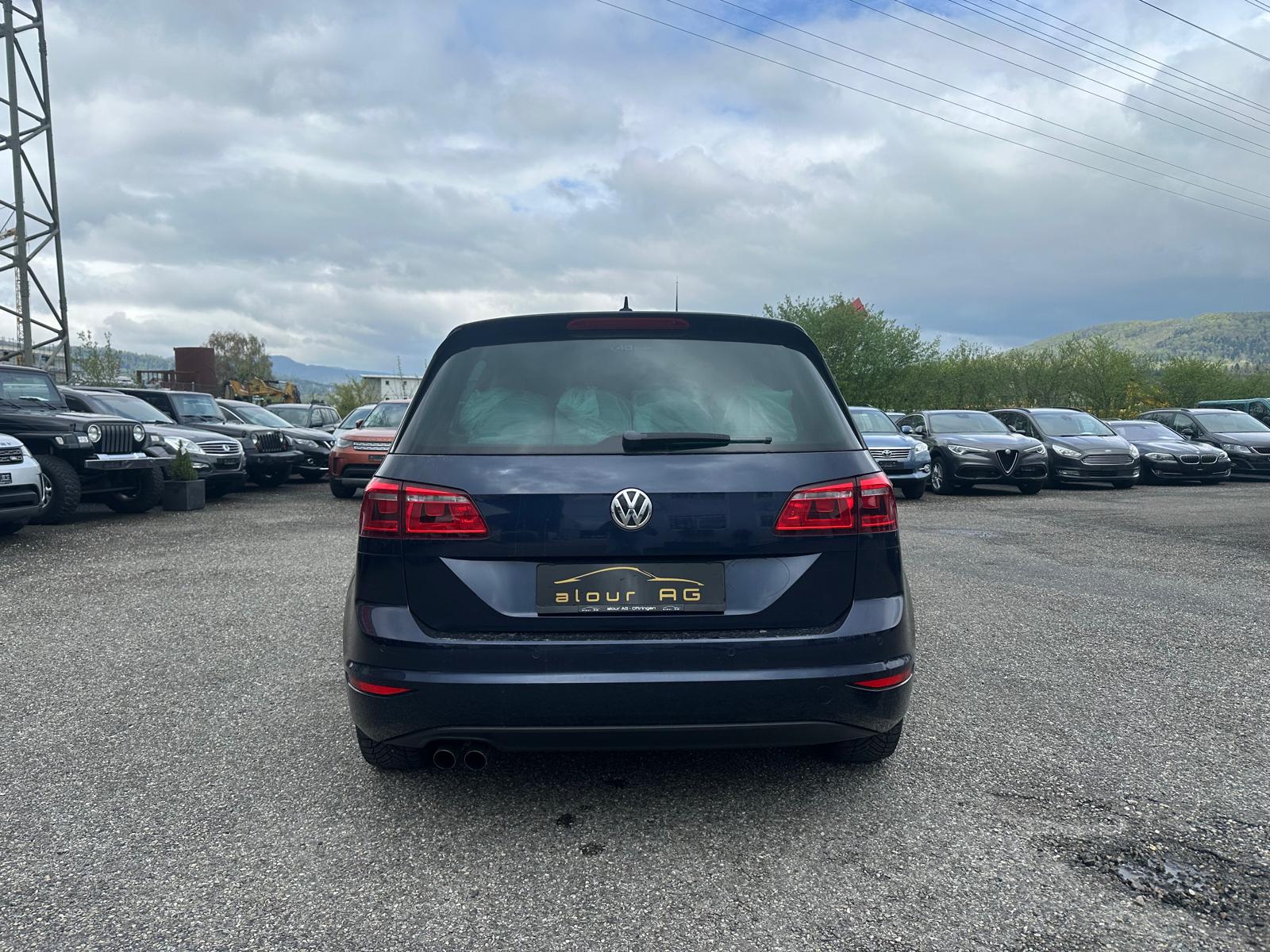 VW Golf Sportsvan 2.0 TDI Highline DSG-image-3