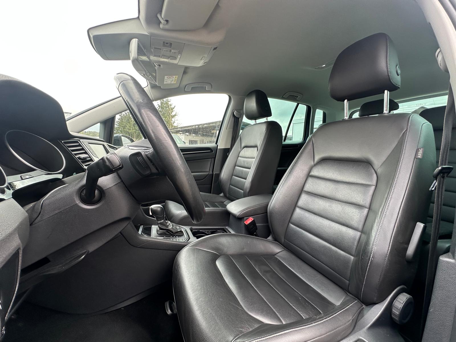 VW Golf Sportsvan 2.0 TDI Highline DSG-image-8