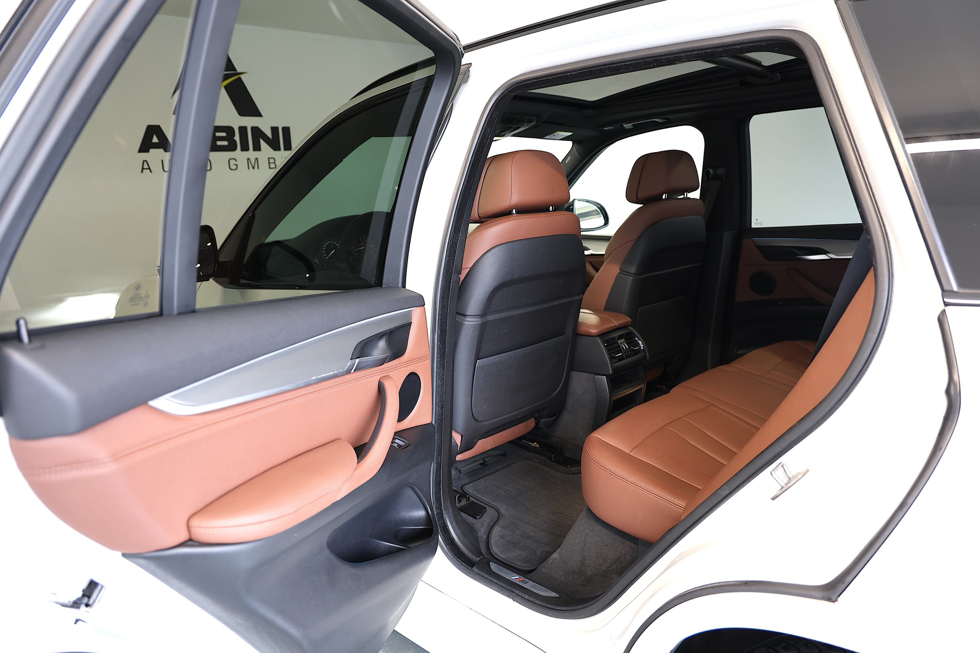 BMW X5 xDrive 40d M-Sport Steptronic-image-15