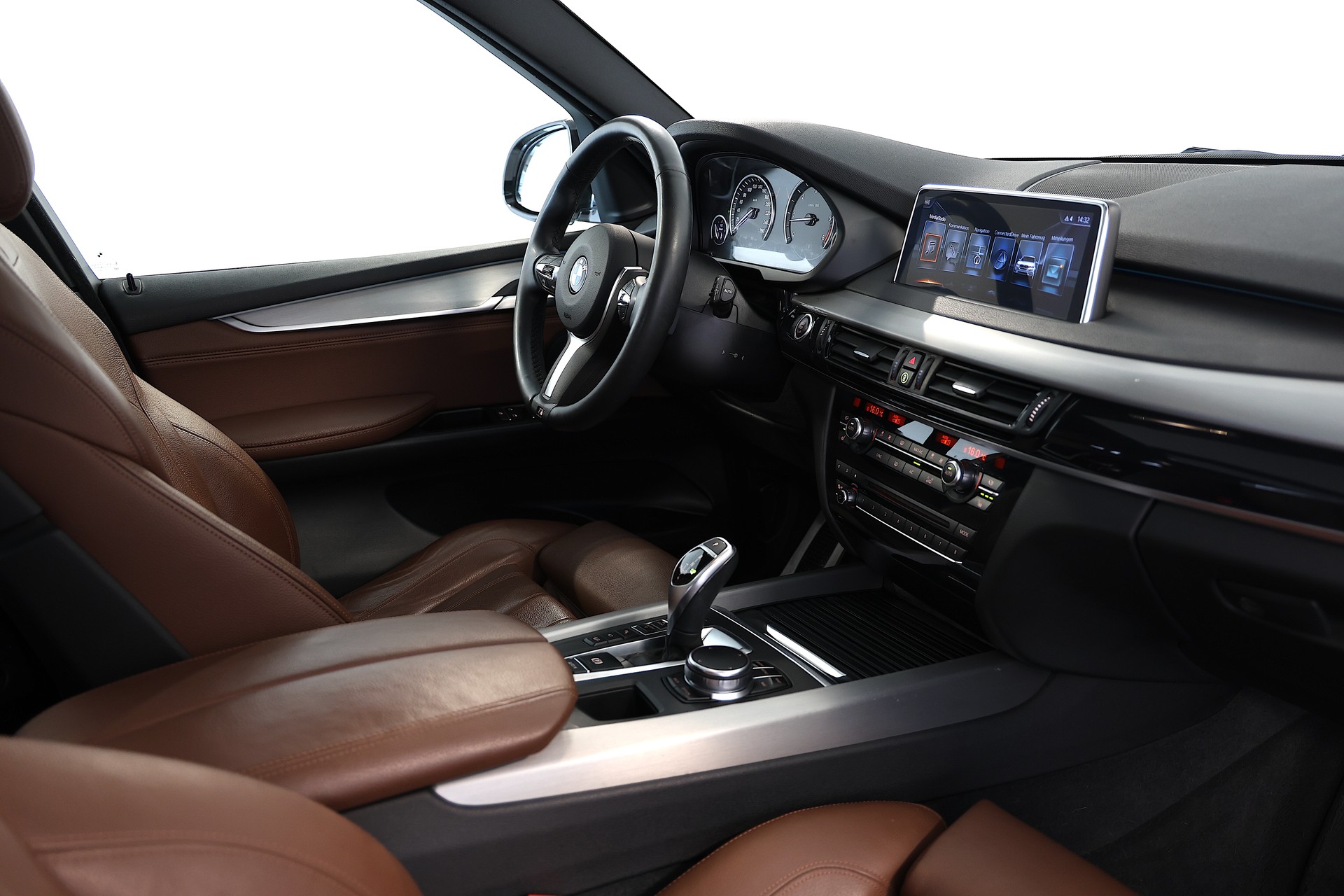 BMW X5 xDrive 40d M-Sport Steptronic-image-13