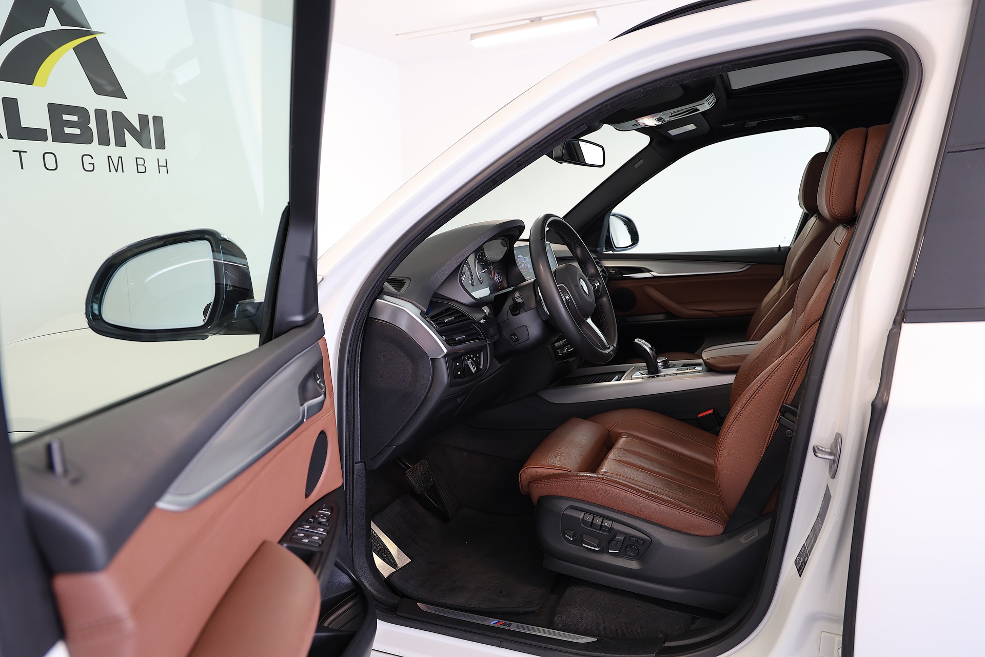 BMW X5 xDrive 40d M-Sport Steptronic-image-6