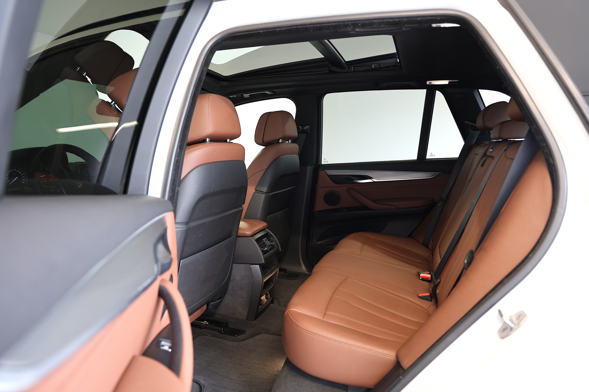 BMW X5 xDrive 40d M-Sport Steptronic-image-16
