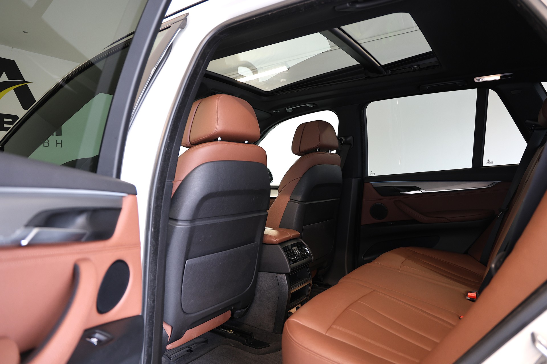 BMW X5 xDrive 40d M-Sport Steptronic-image-17