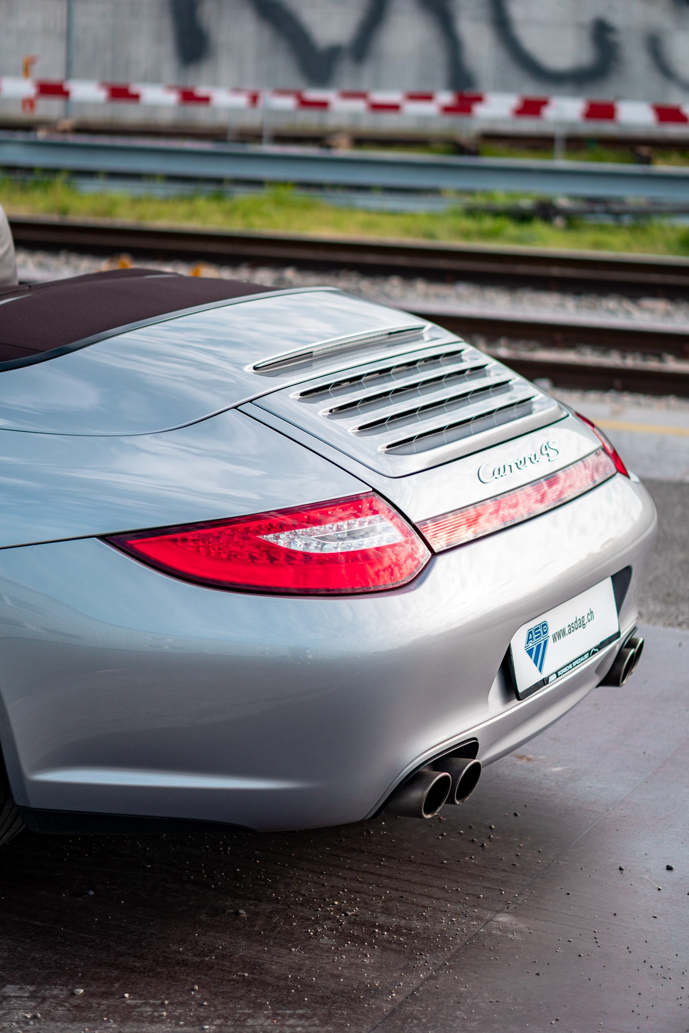PORSCHE 911 Cabrio Carrera 4S-image-12