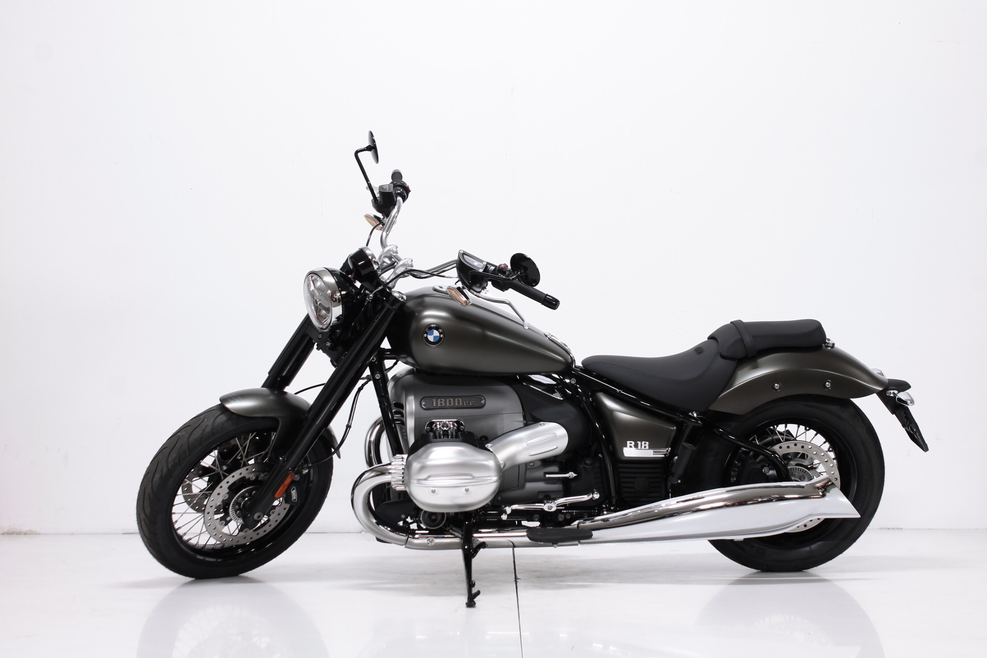 BMW R 18-showroom-element-1