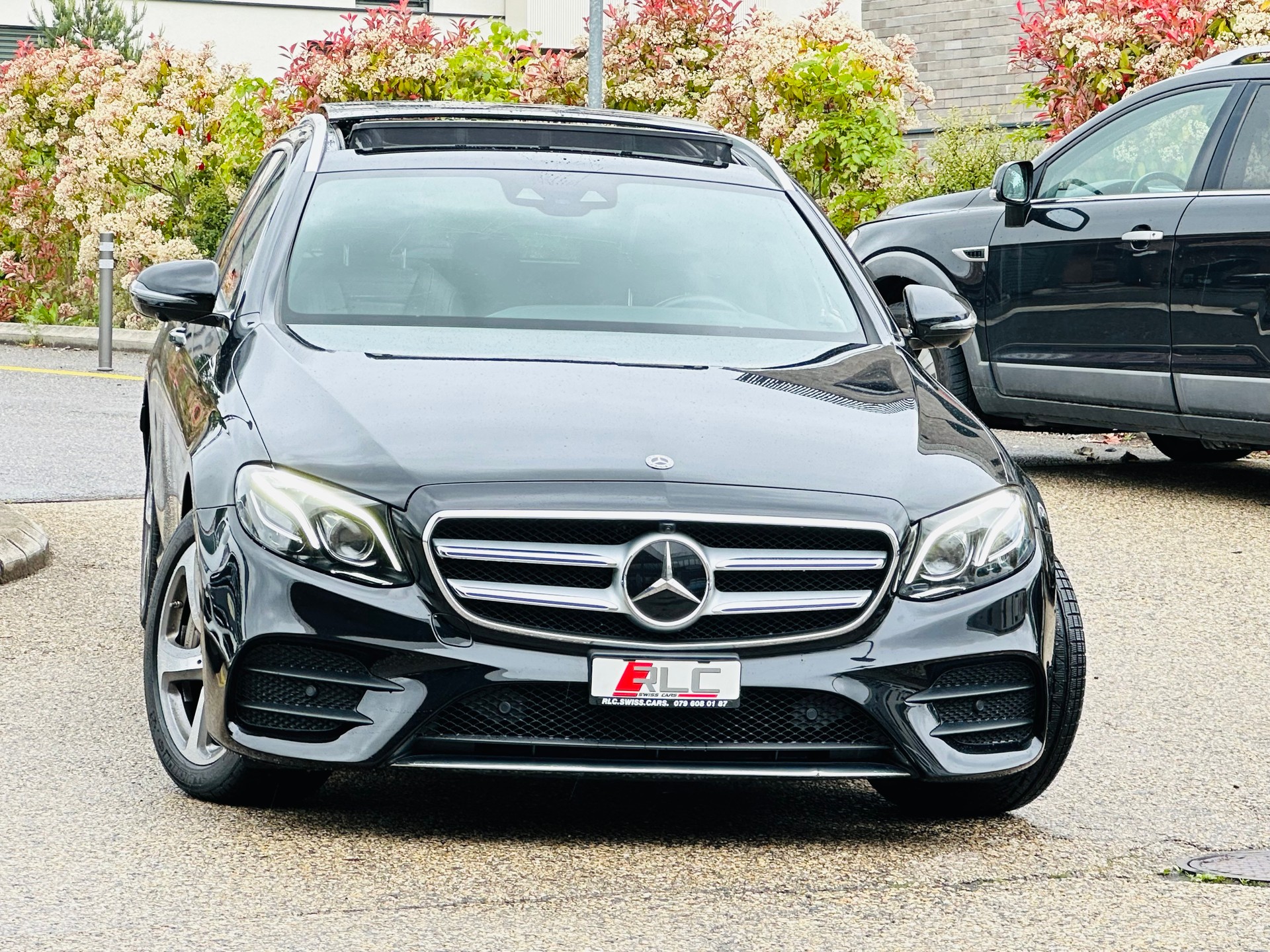 MERCEDES-BENZ E 400 AMG Line 4 Matic 9G-Tronic-image-2