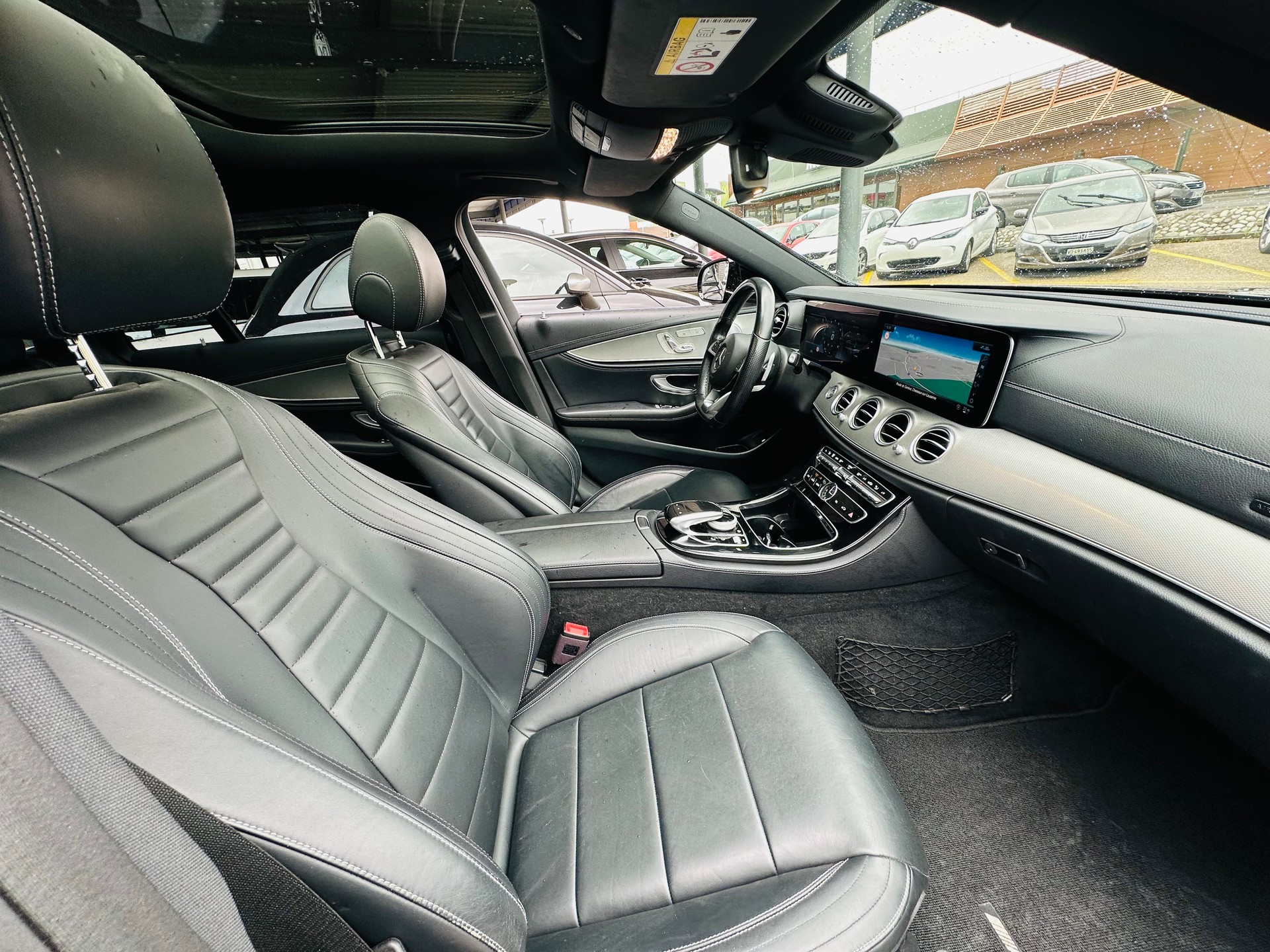 MERCEDES-BENZ E 400 AMG Line 4 Matic 9G-Tronic-image-10