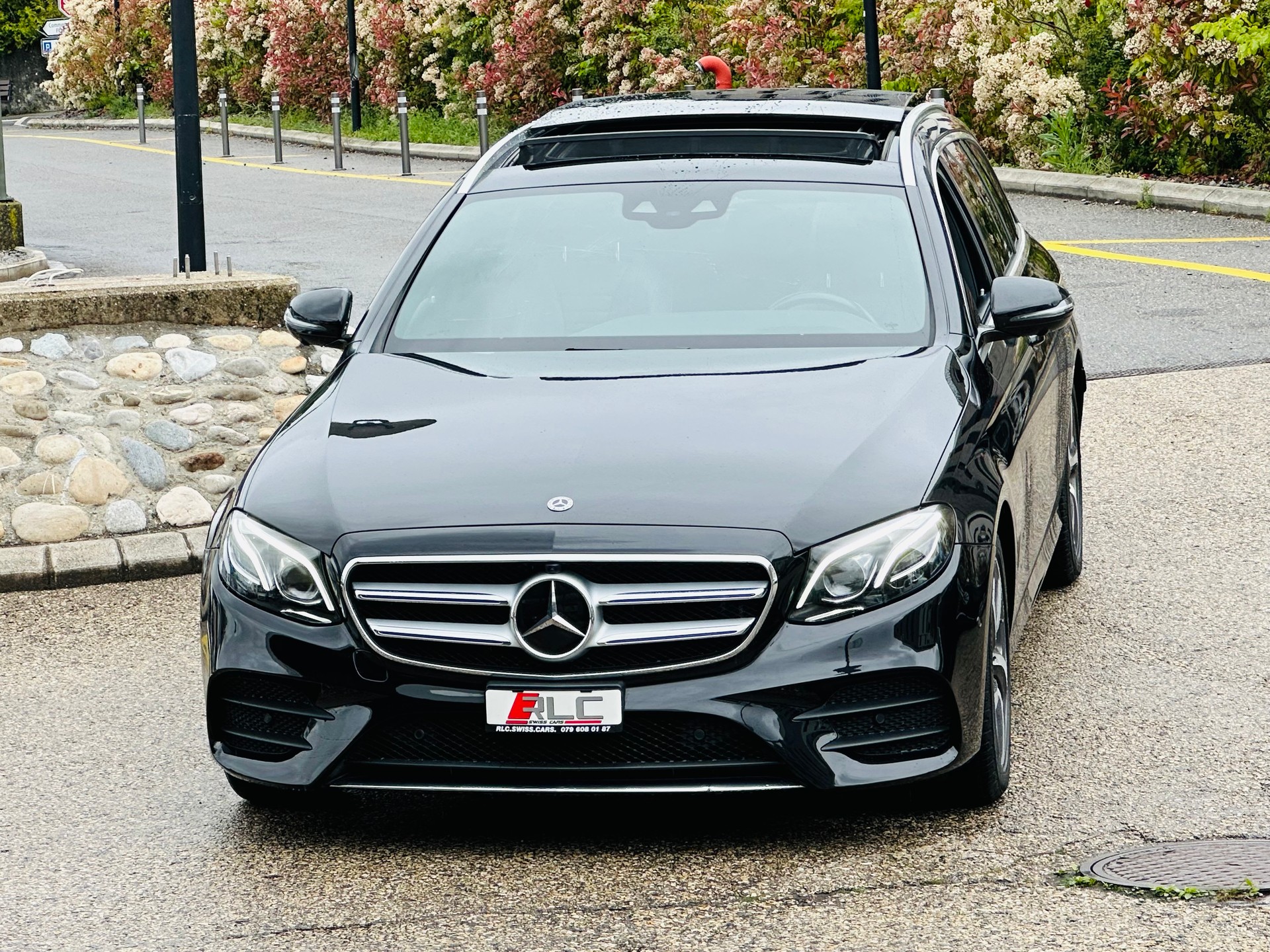MERCEDES-BENZ E 400 AMG Line 4 Matic 9G-Tronic-image-4