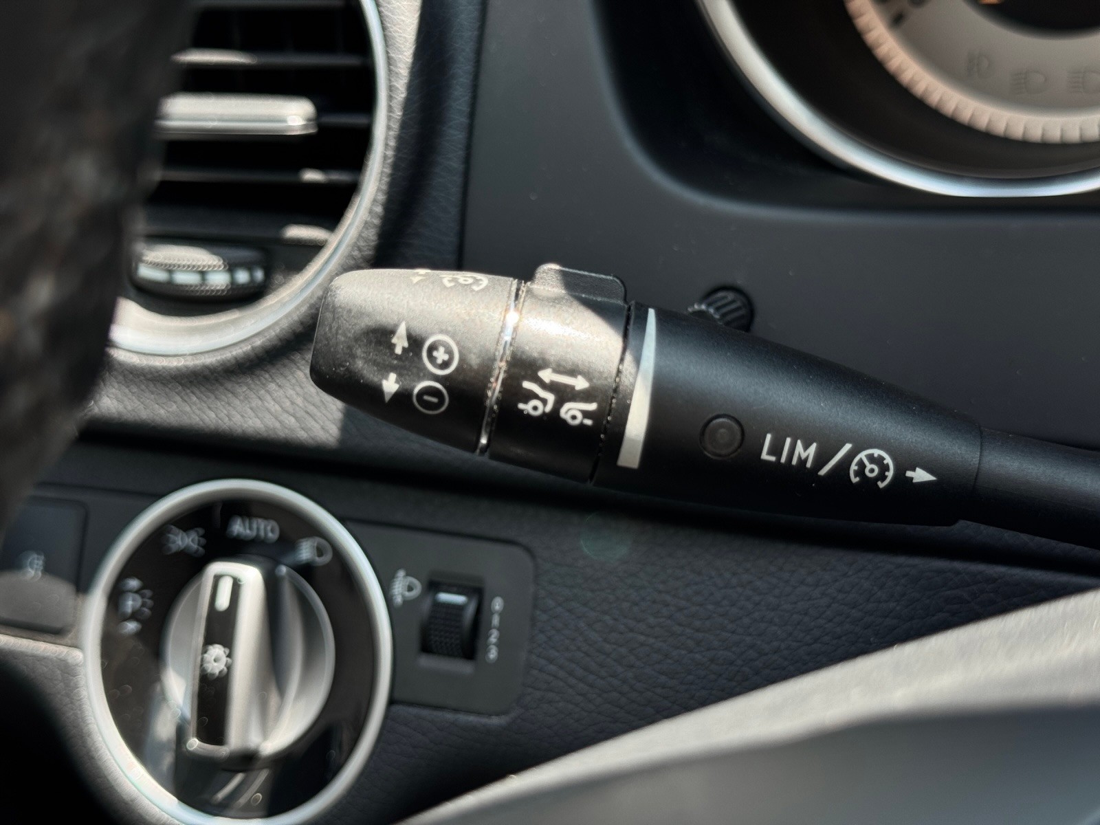 MERCEDES-BENZ C 180 BlueEfficiency Avantgarde 7G-Tronic-image-16