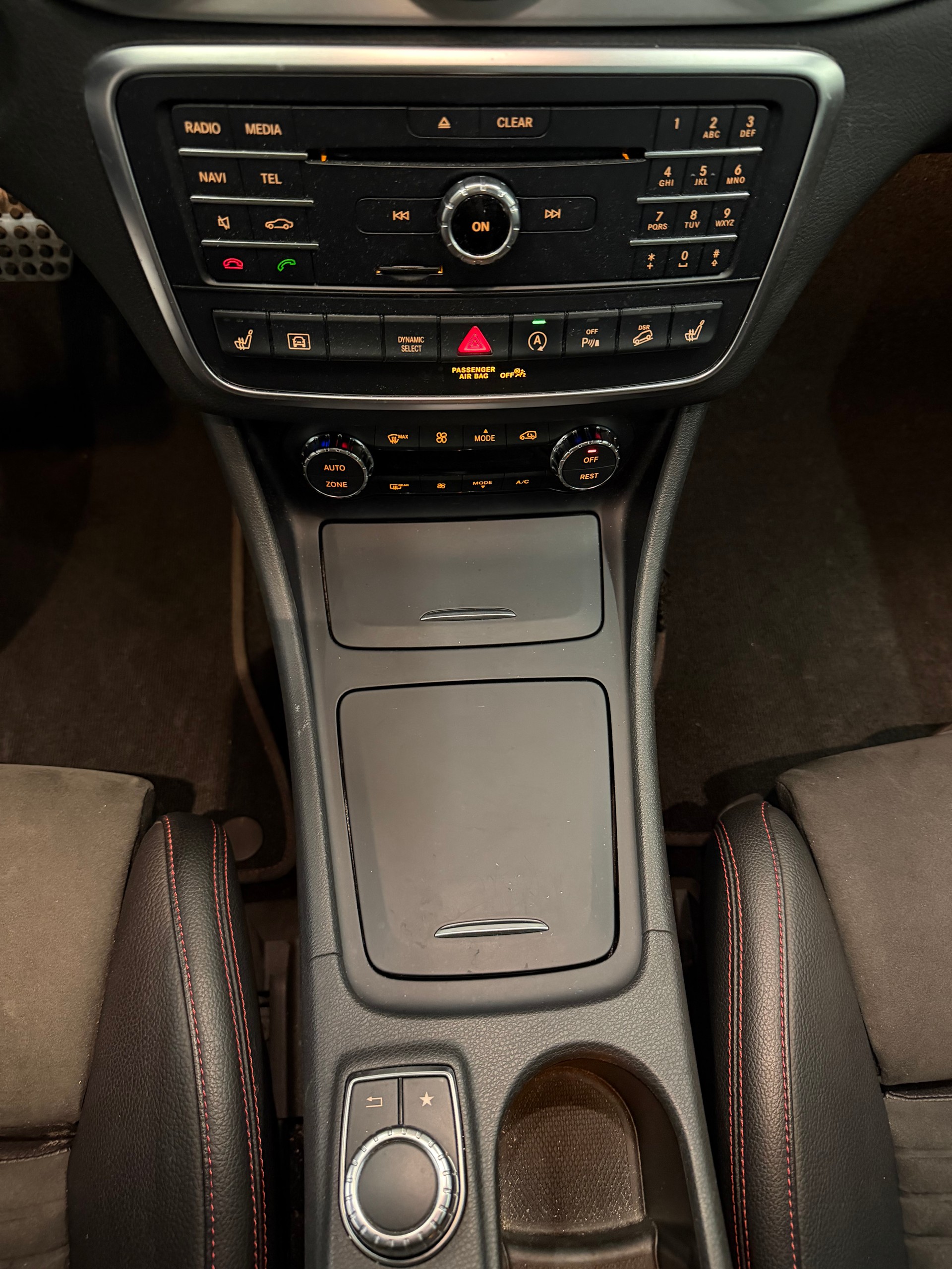 MERCEDES-BENZ GLA 250 AMG Line 4Matic 7G-DCT-image-17