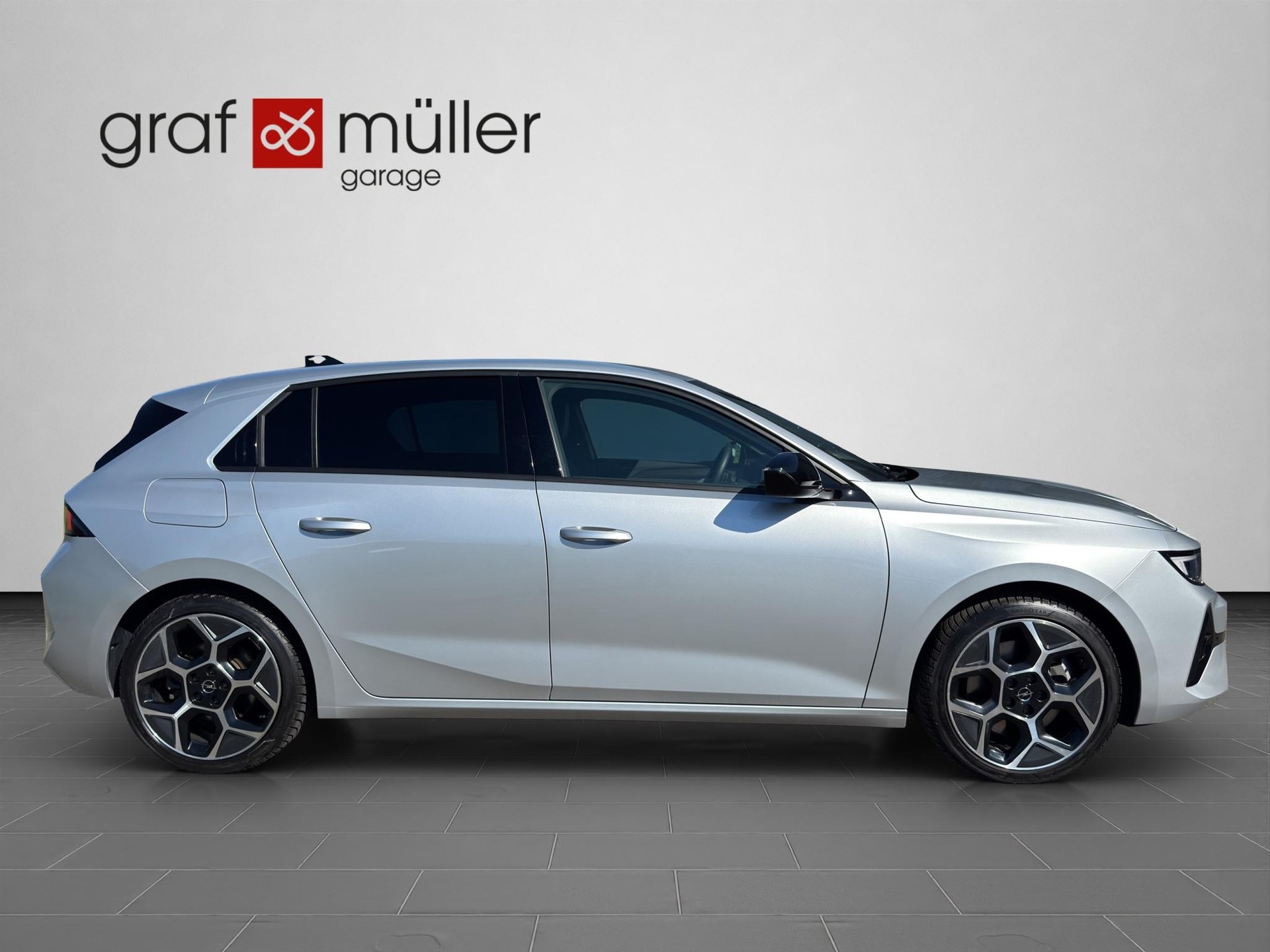 OPEL Astra 1.6 T PHEV 180 Swiss Plus-image-22