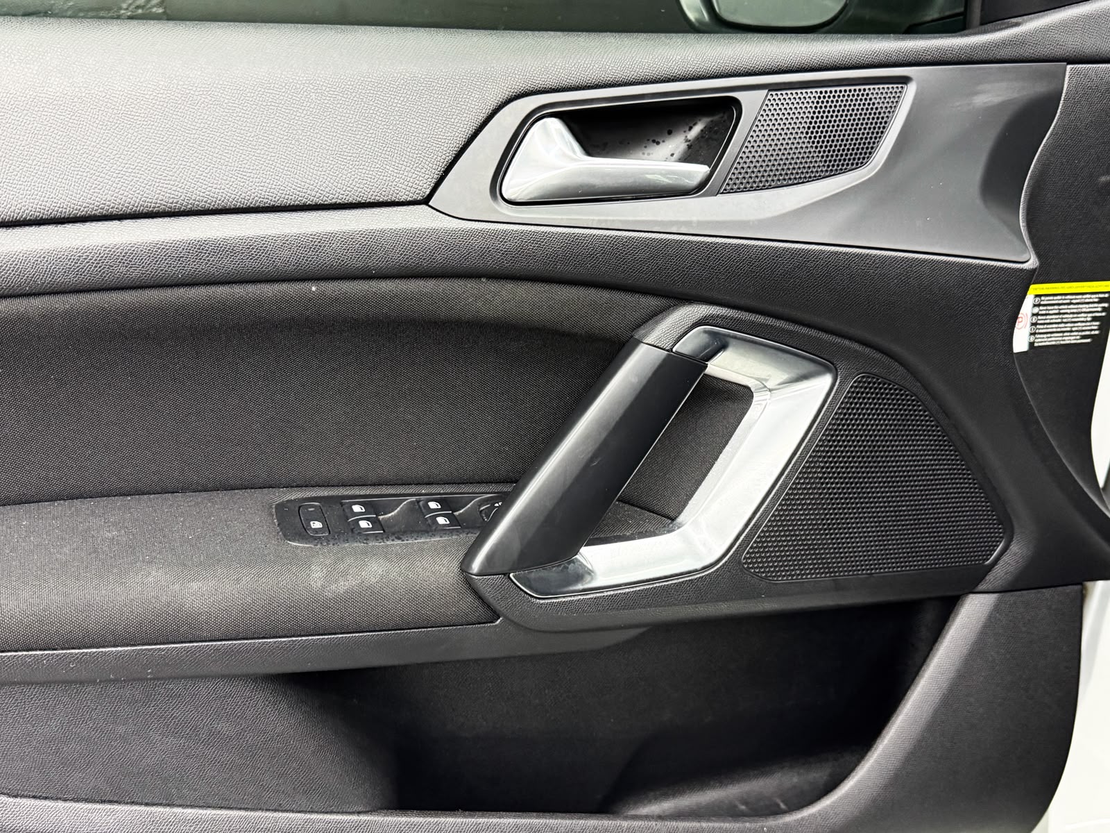PEUGEOT 308 SW 1.2 THP Allure-image-17