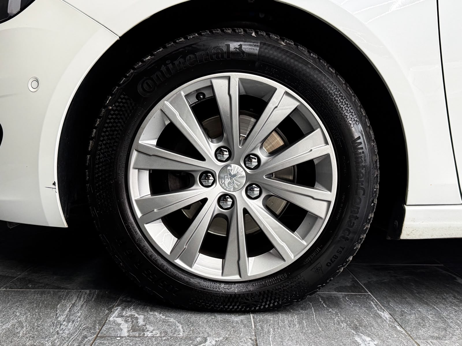 PEUGEOT 308 SW 1.2 THP Allure-image-18