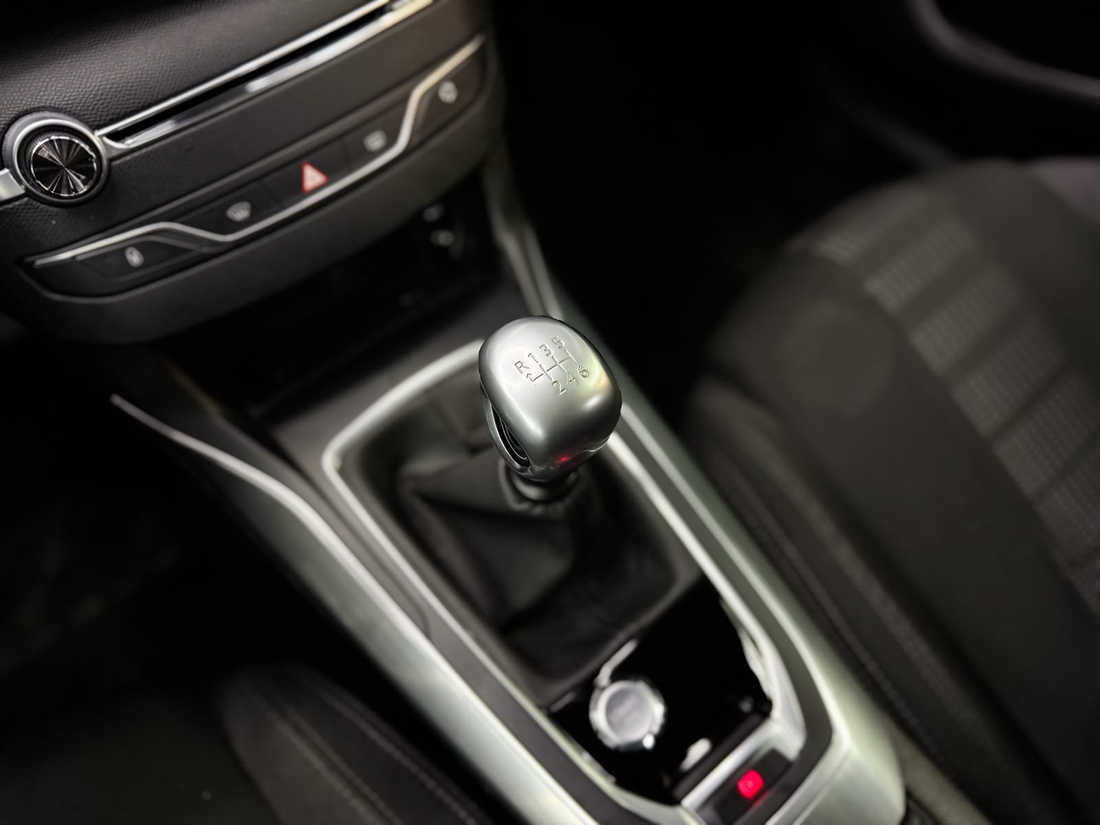 PEUGEOT 308 SW 1.2 THP Allure-image-15