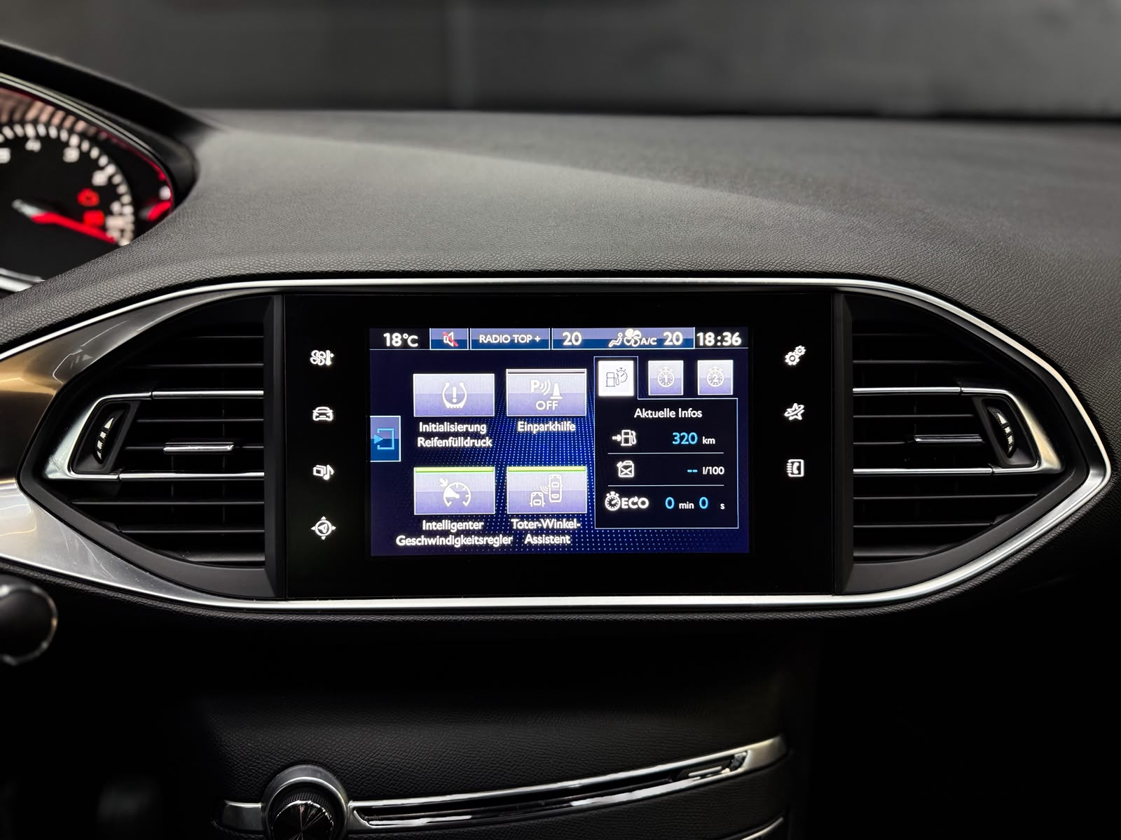 PEUGEOT 308 SW 1.2 THP Allure-image-16