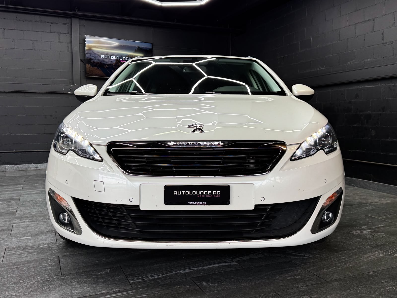 PEUGEOT 308 SW 1.2 THP Allure-showroom-element-2