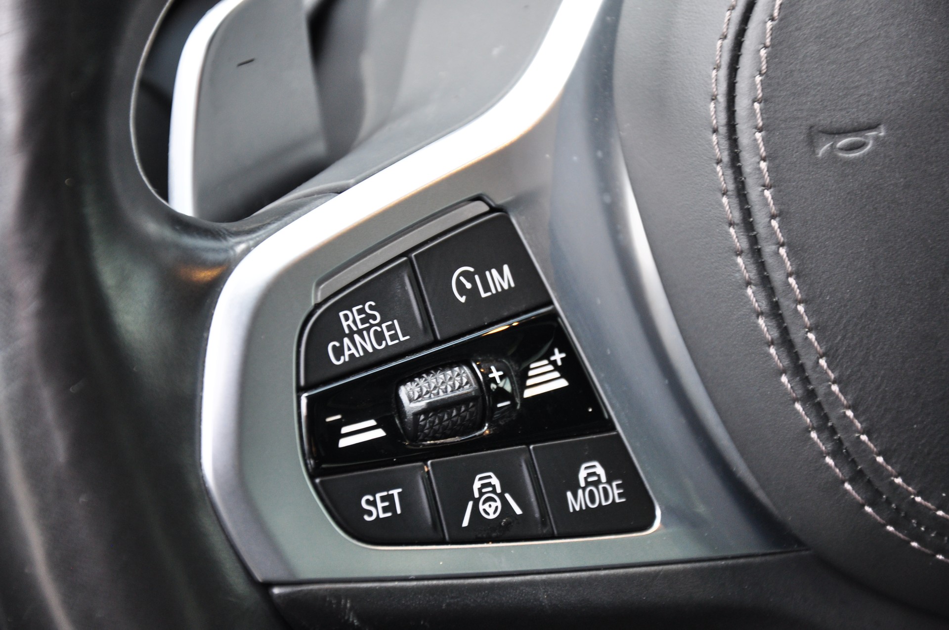 BMW X5 xDrive 30d Steptronic M Sportpaket-image-18