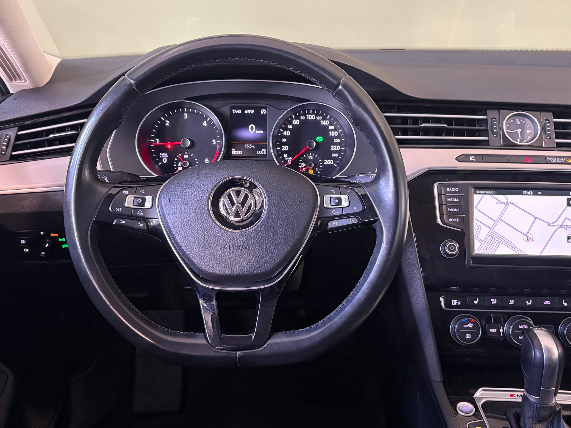 VW Passat Variant 2.0 TDI BMT High. DSG 4Motion "Ab MFK*-image-9