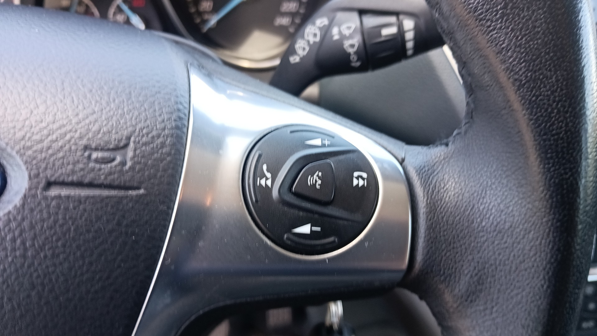 FORD C-Max 1.0 SCTi Carving-image-16