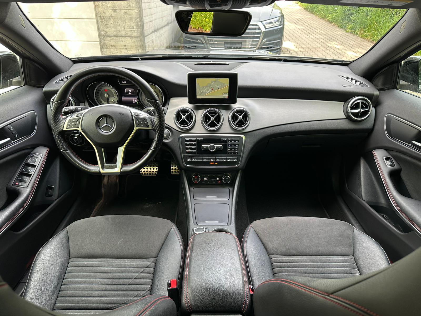 MERCEDES-BENZ GLA 250 AMG Line 4Matic 7G-DCT-image-15