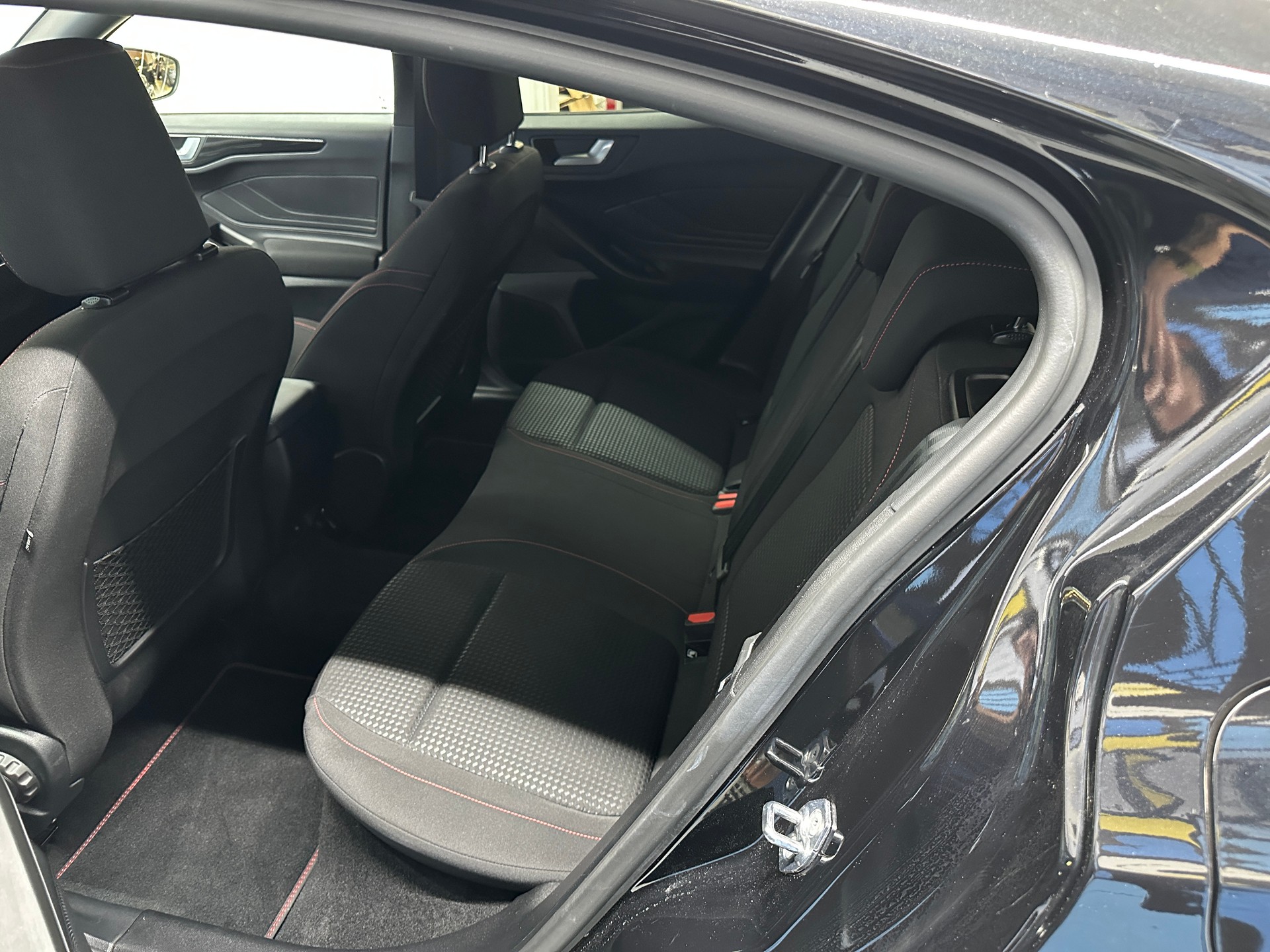 FORD Focus 1.0 MHEV ST-Line X Automat-image-8